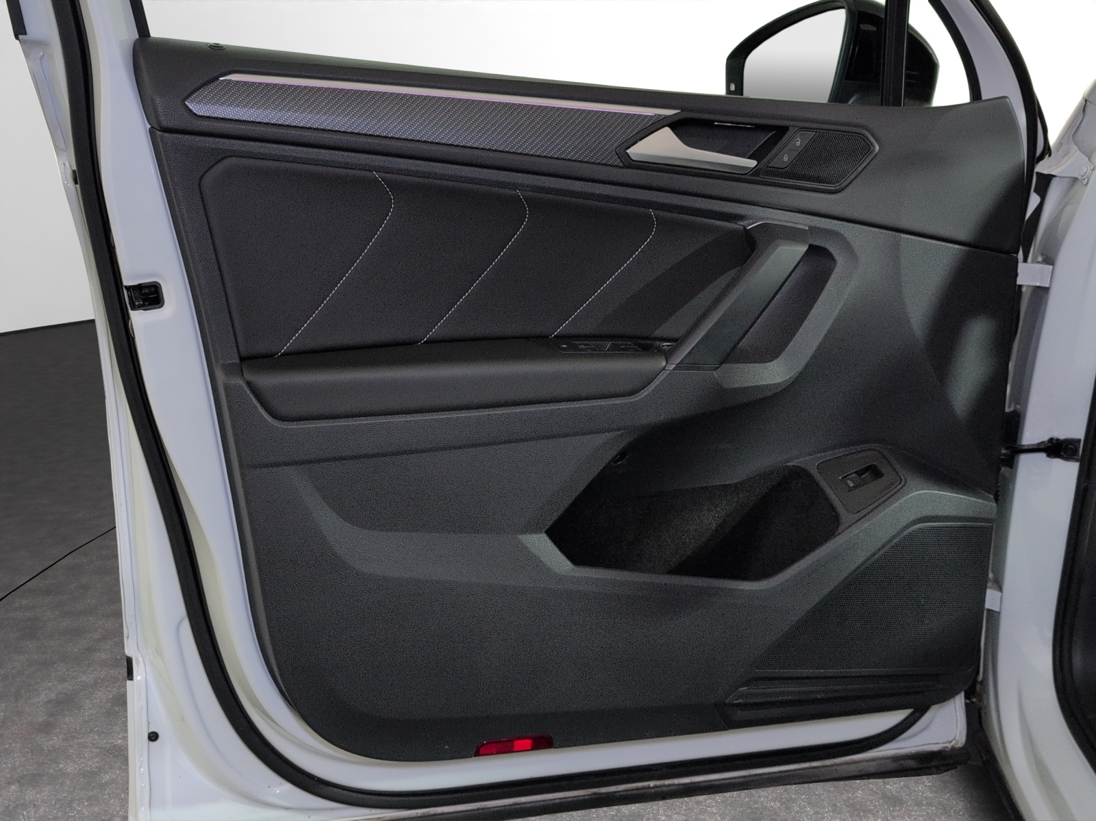 VW Tiguan 2.0TSI R-Line 4Motion DSG-image-14