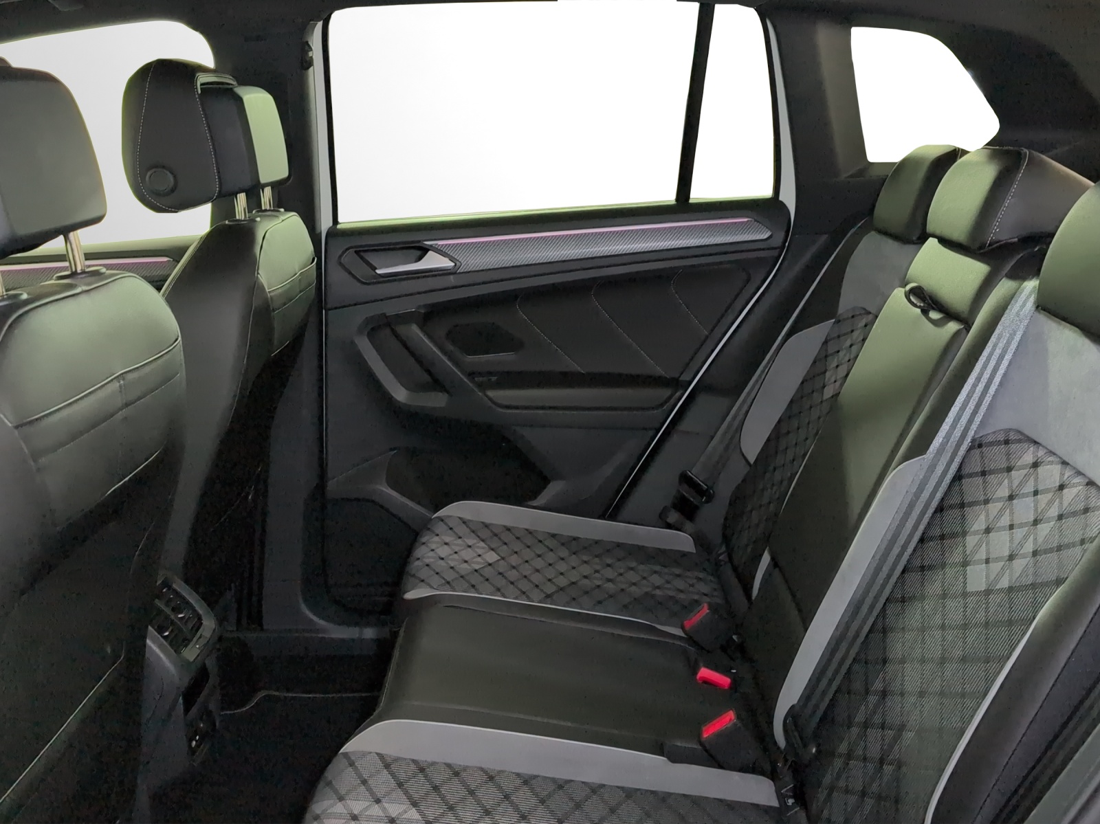 VW Tiguan 2.0TSI R-Line 4Motion DSG-image-13