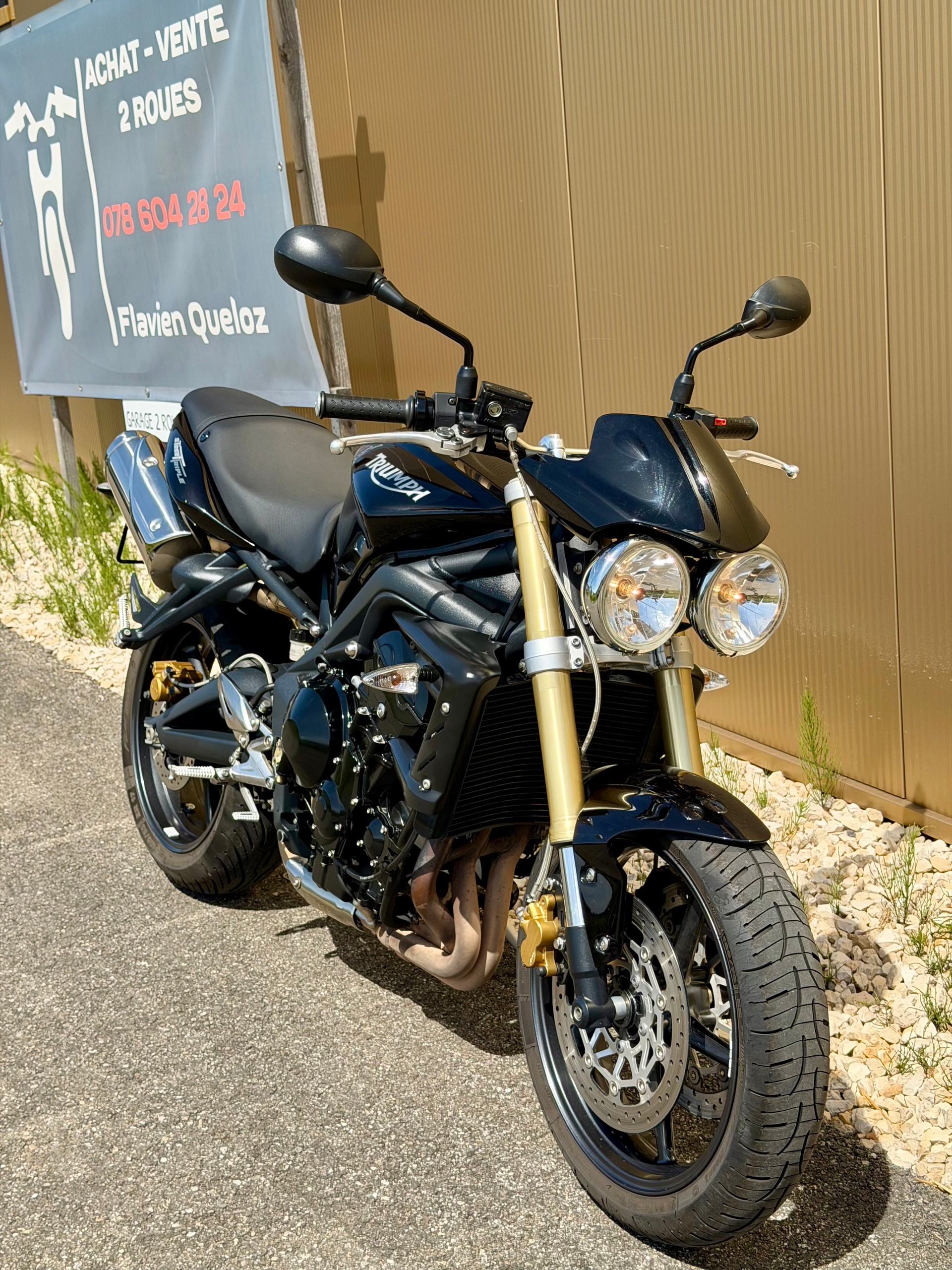 TRIUMPH Street Triple 675