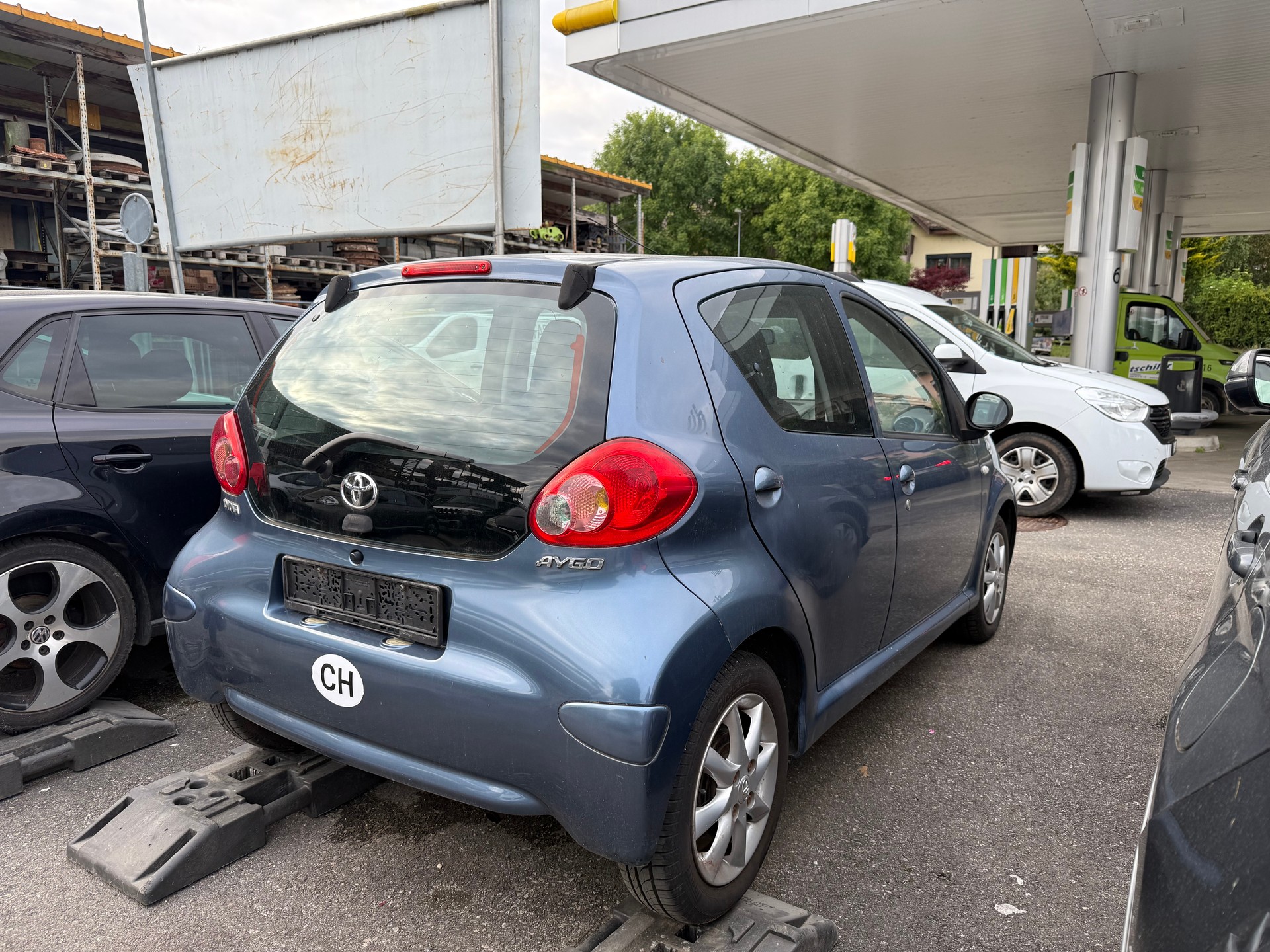 TOYOTA Aygo 1.0 blue-image-2