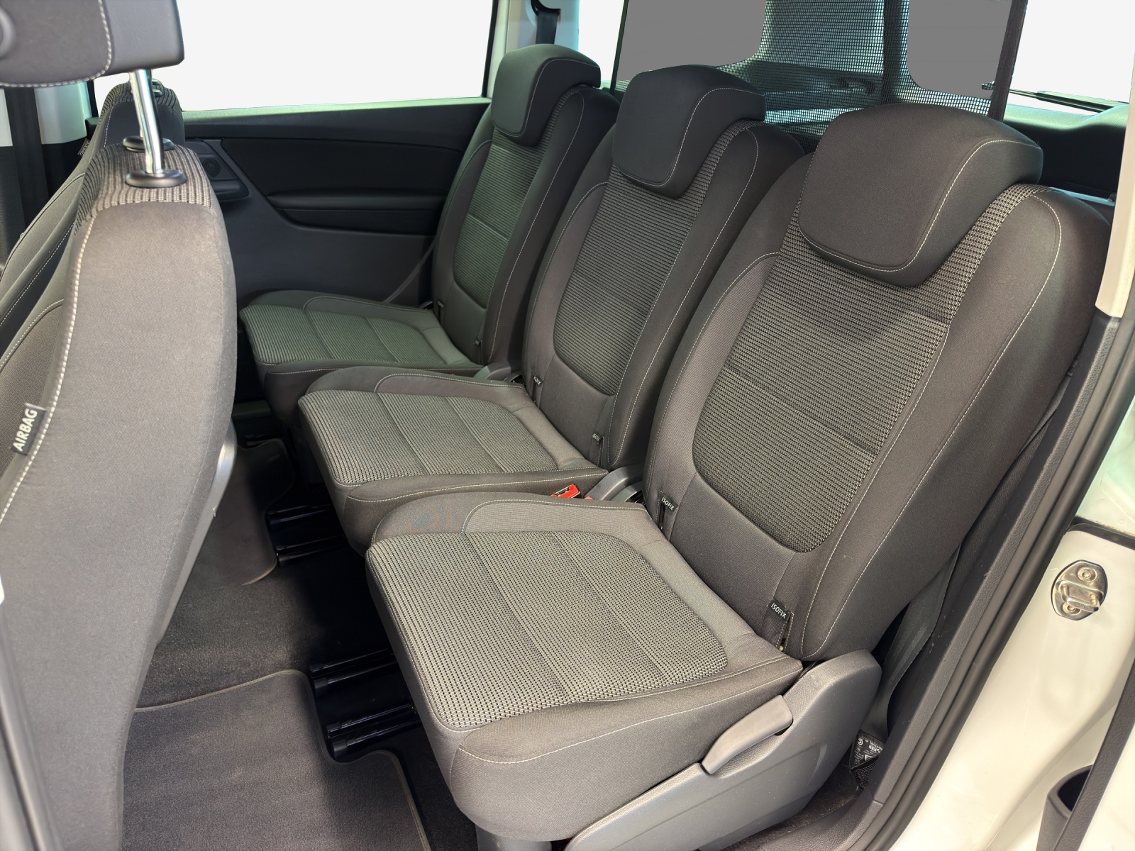 VW Sharan 2.0 TDI BMT Comfortline DSG-image-11