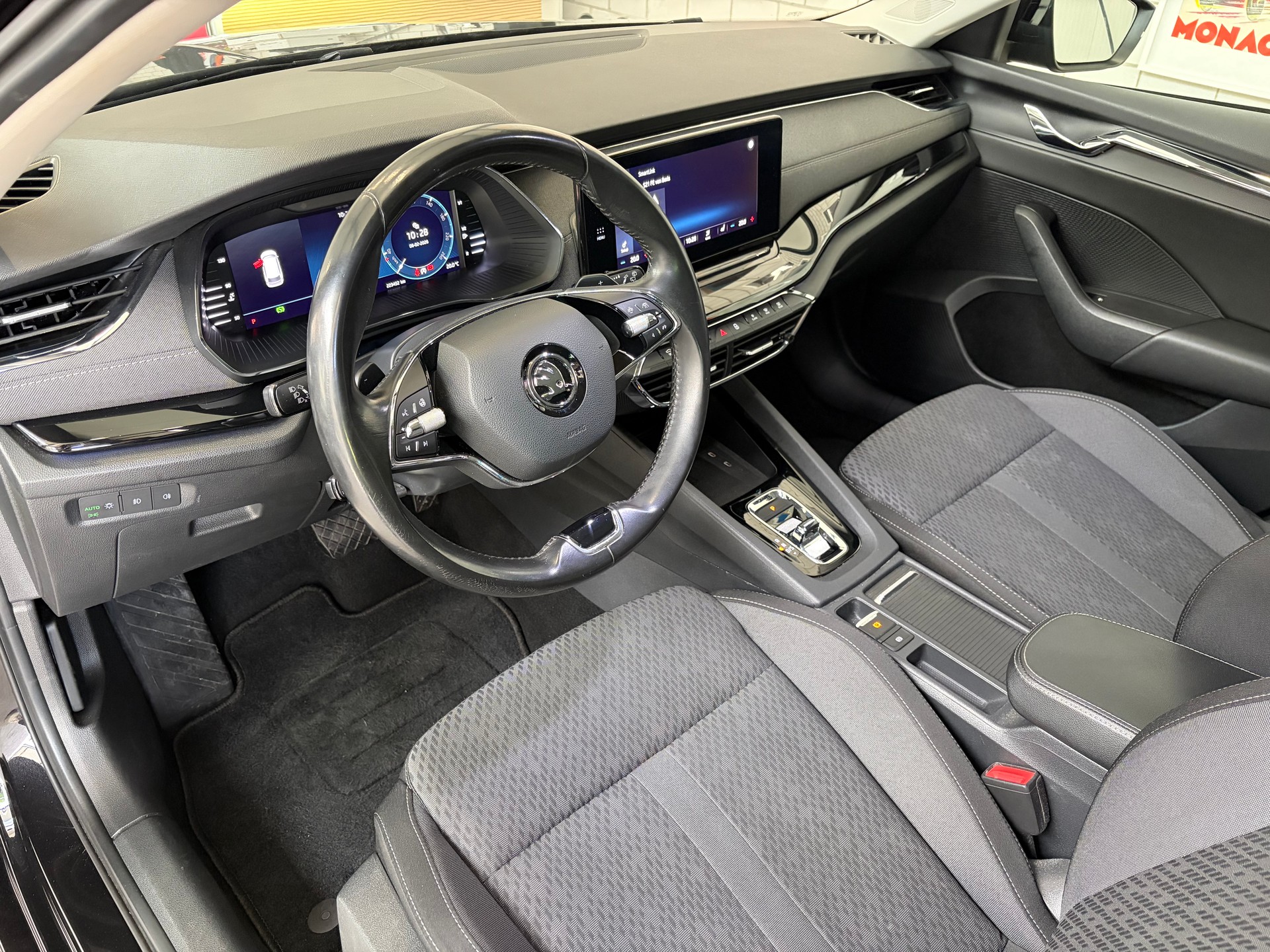 SKODA Octavia Combi 1.5 TSI mHEV DSG Style-image-5
