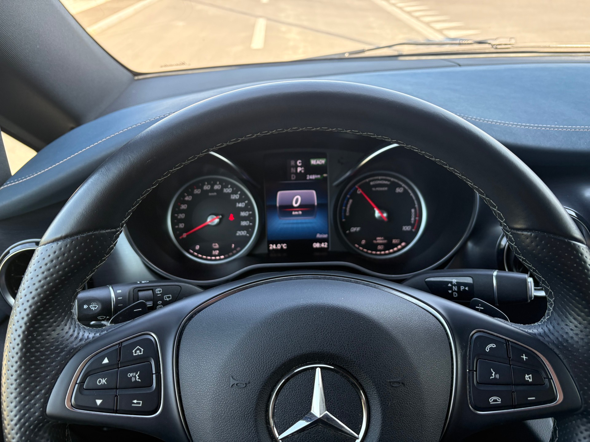 MERCEDES-BENZ EQV 300 lang-image-9