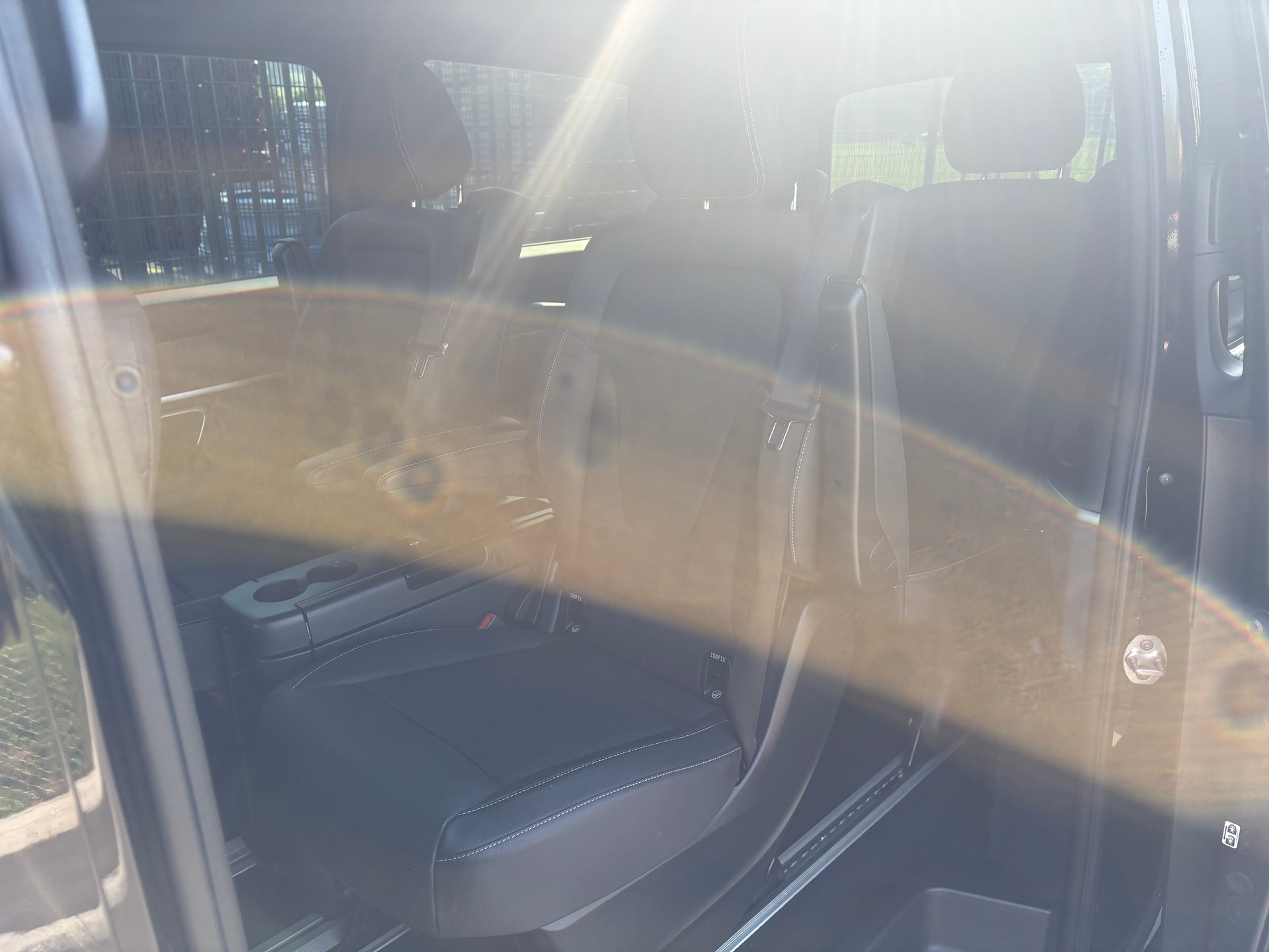 MERCEDES-BENZ EQV 300 lang-image-11