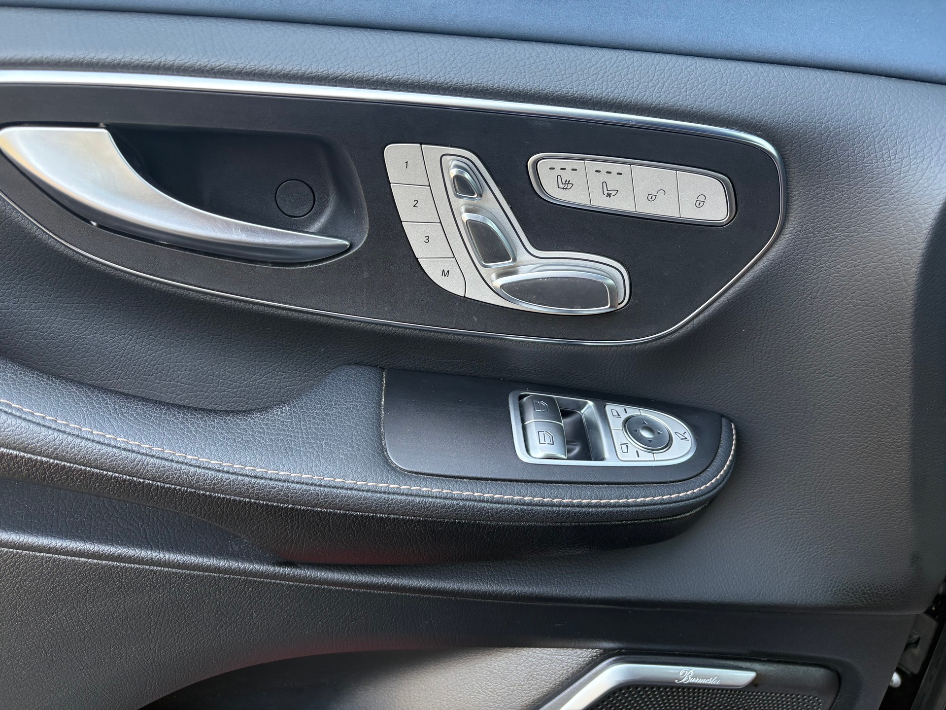 MERCEDES-BENZ EQV 300 lang-image-17