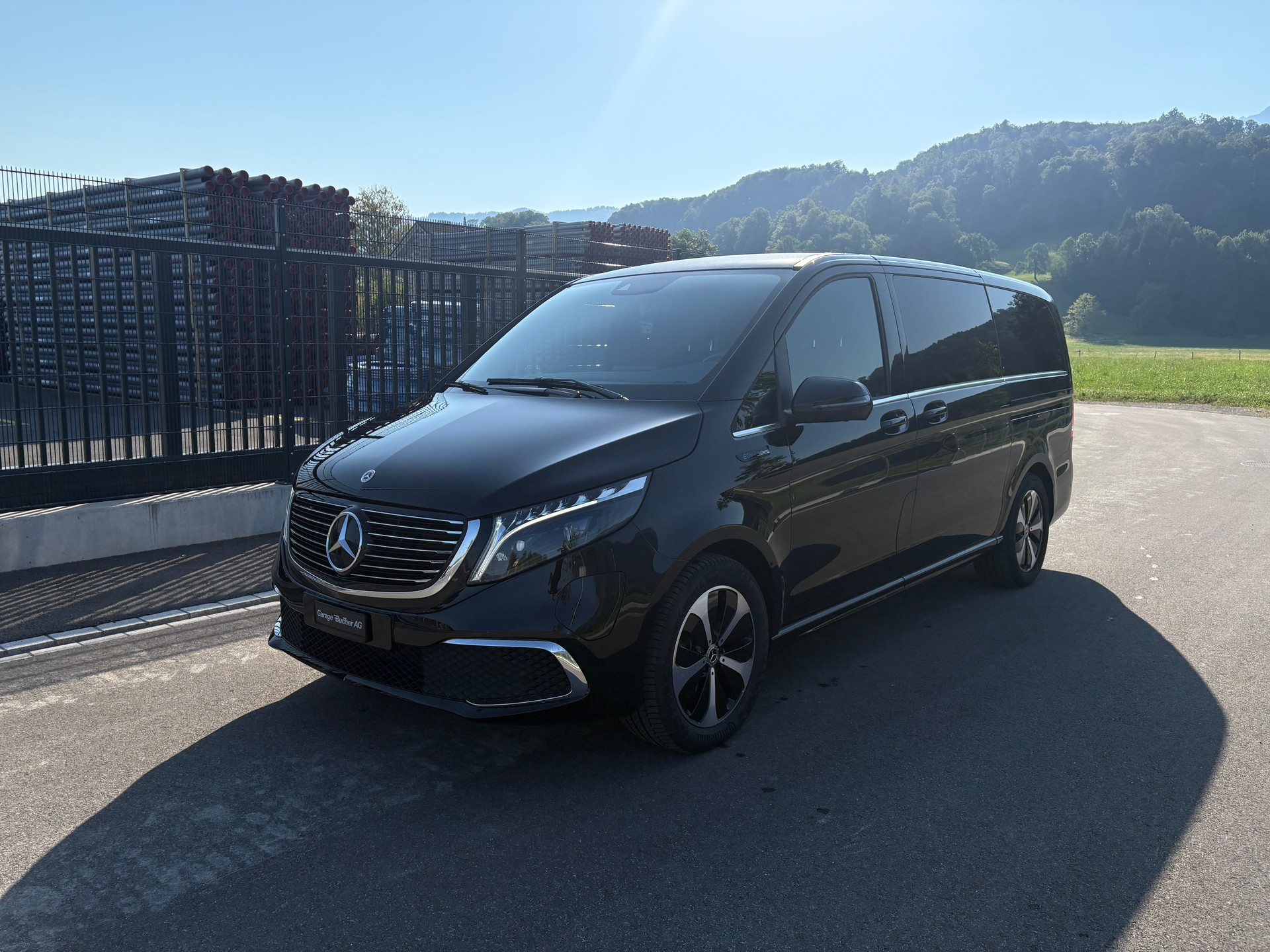 MERCEDES-BENZ EQV 300 lang-image-6