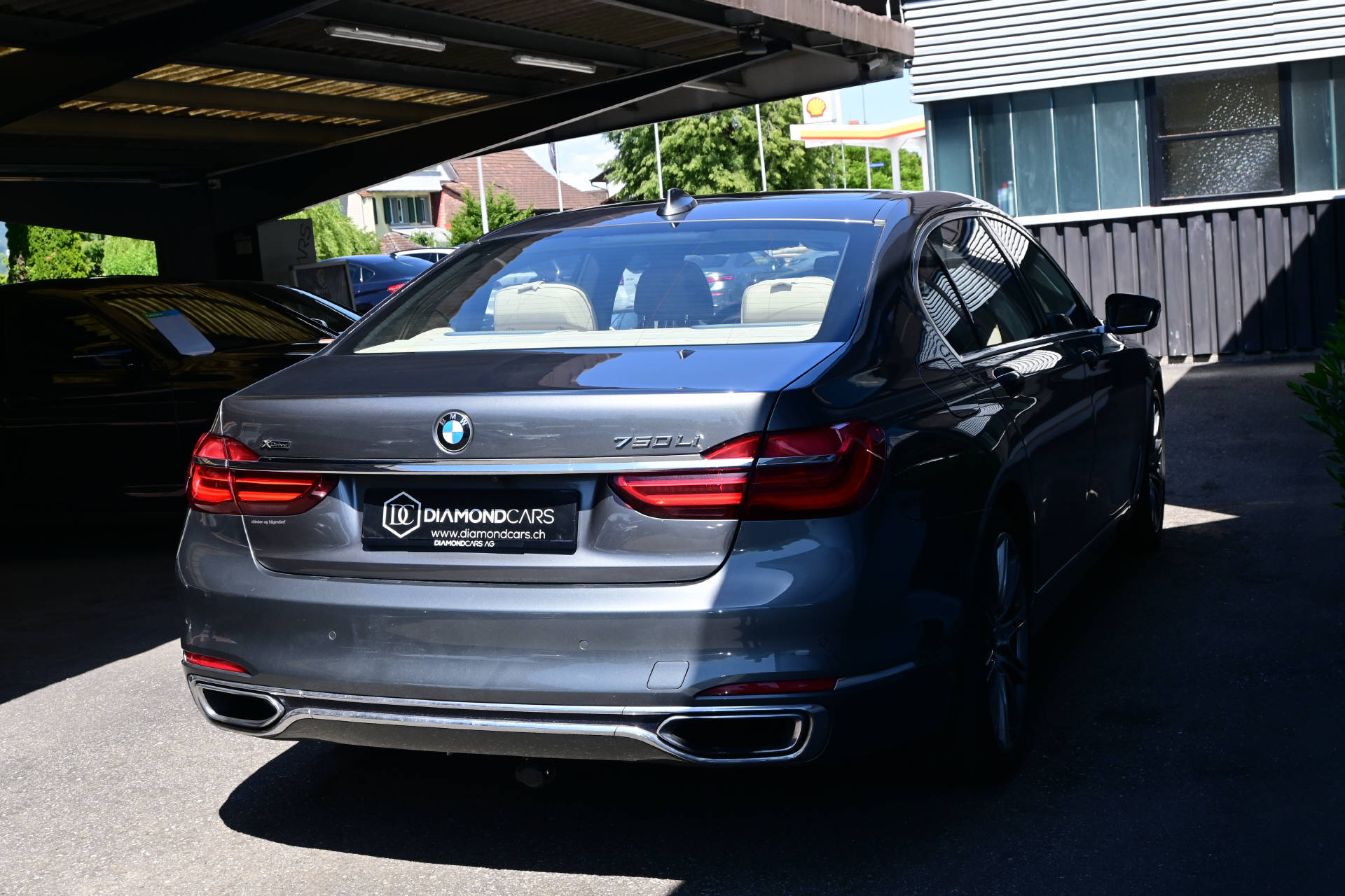 BMW 750Li xDrive **Individual**Pack Executive Lounge**-image-5