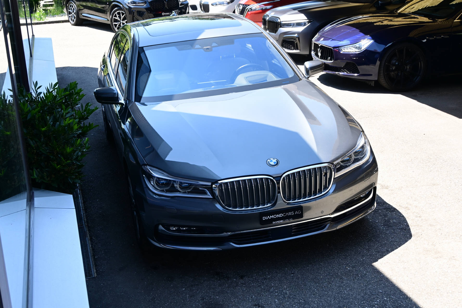 BMW 750Li xDrive **Individual**Pack Executive Lounge**-image-2