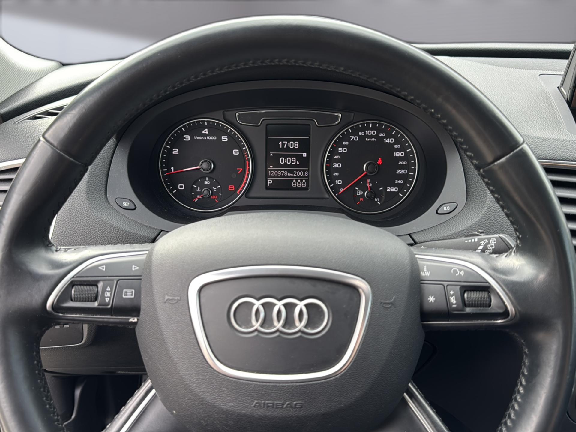 AUDI Q3 1.4 TFSI S-tronic-image-9