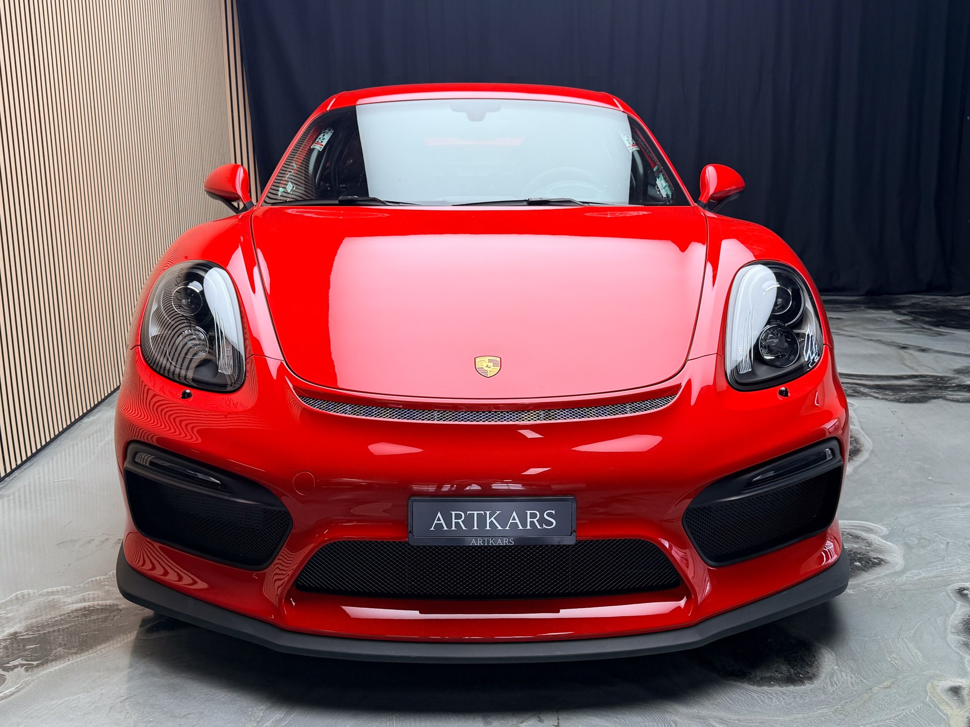 PORSCHE Cayman GT4-image-1