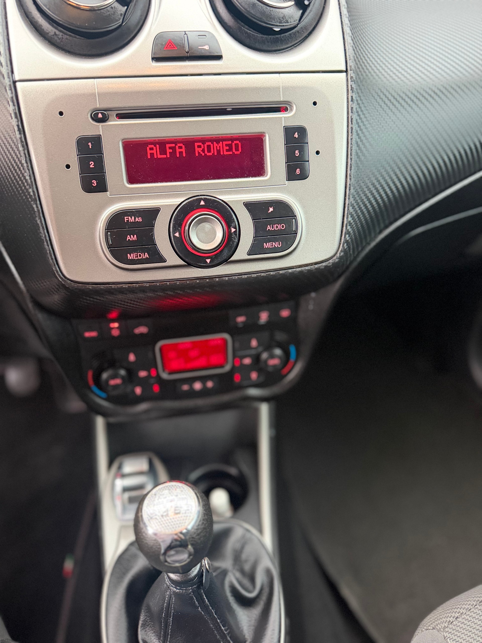 ALFA ROMEO MiTo 1.4 Distinctive-image-10
