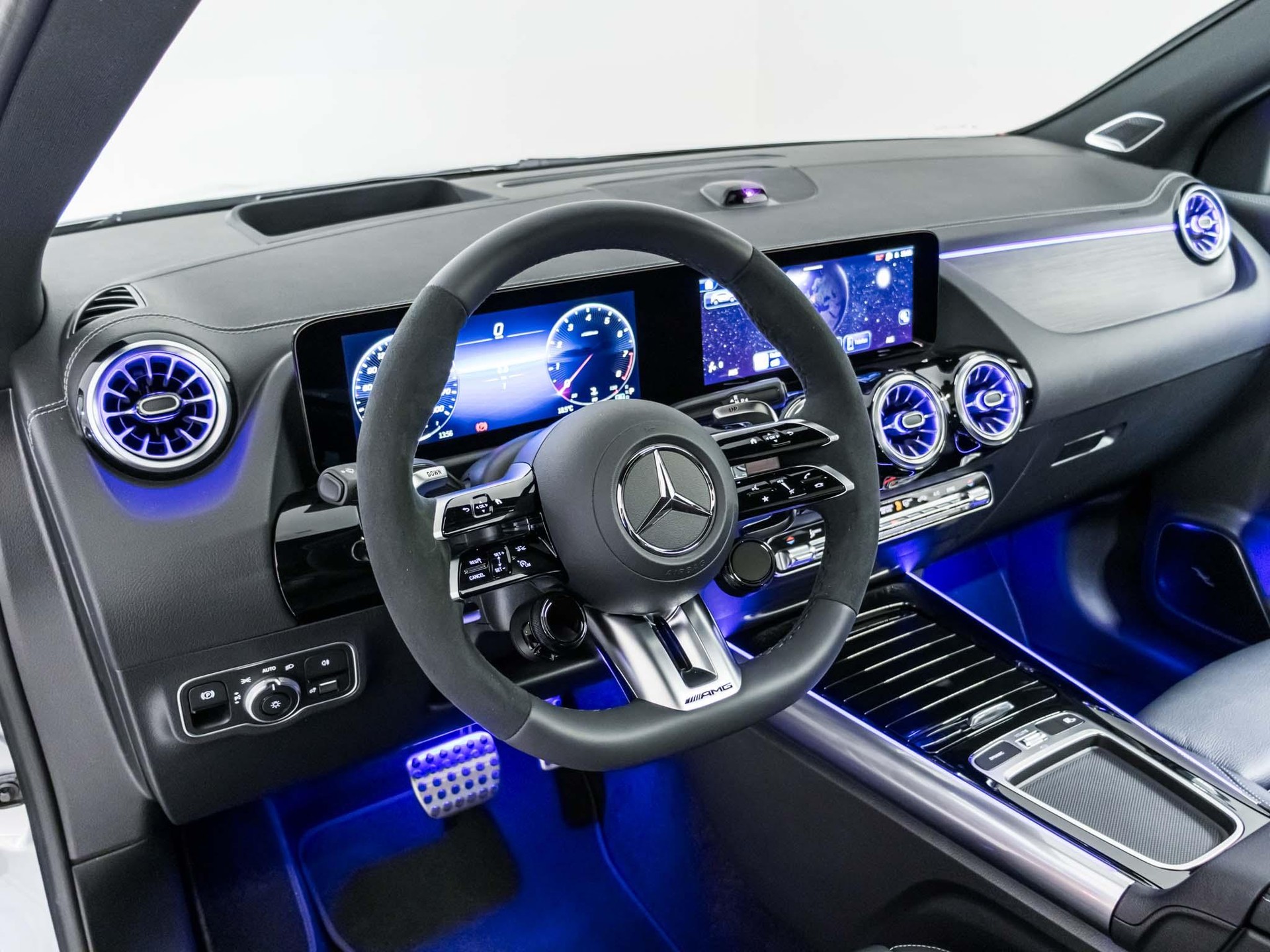 MERCEDES-BENZ GLA 45 S AMG 4MATIC+-image-9