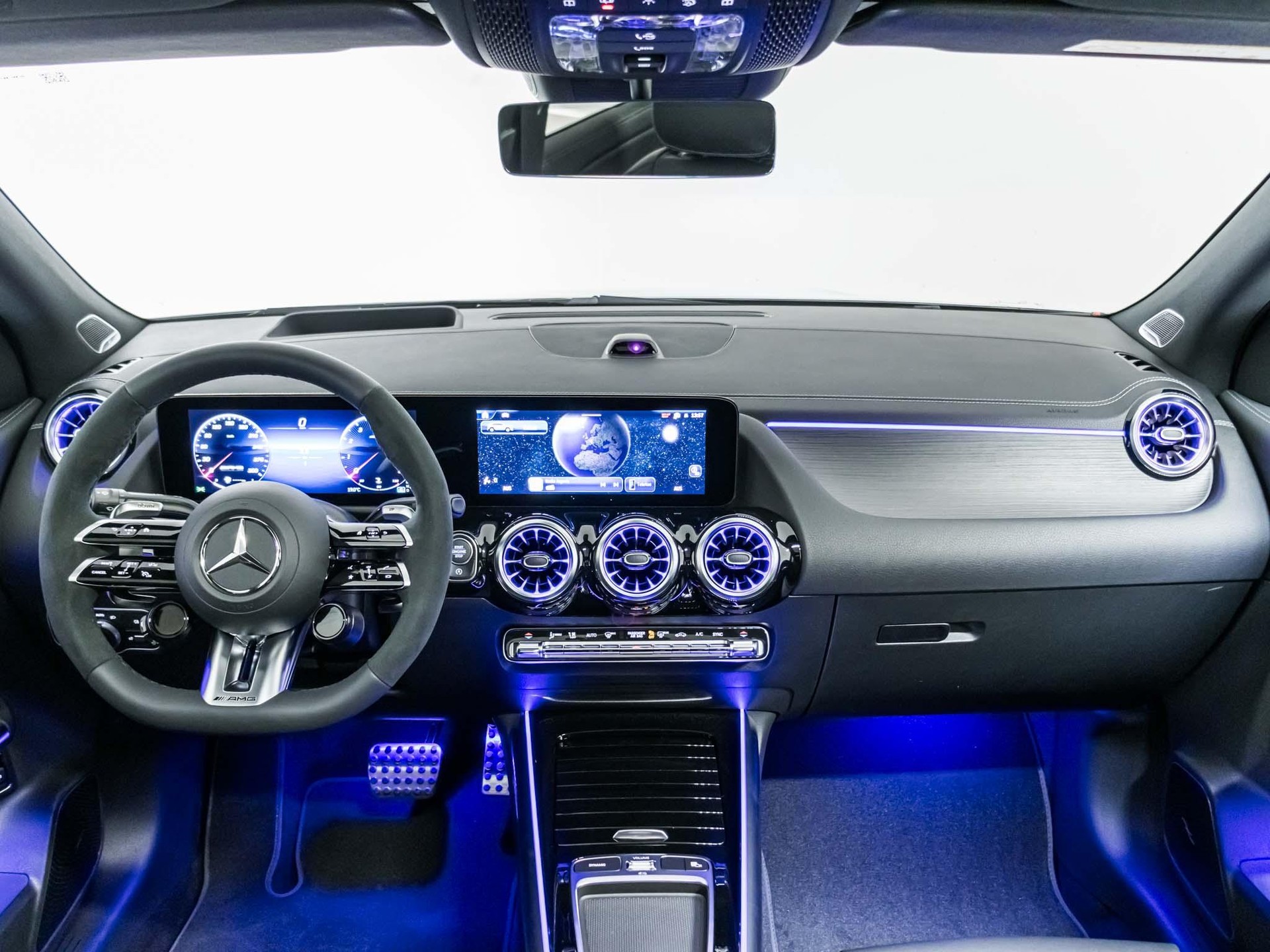 MERCEDES-BENZ GLA 45 S AMG 4MATIC+-image-11