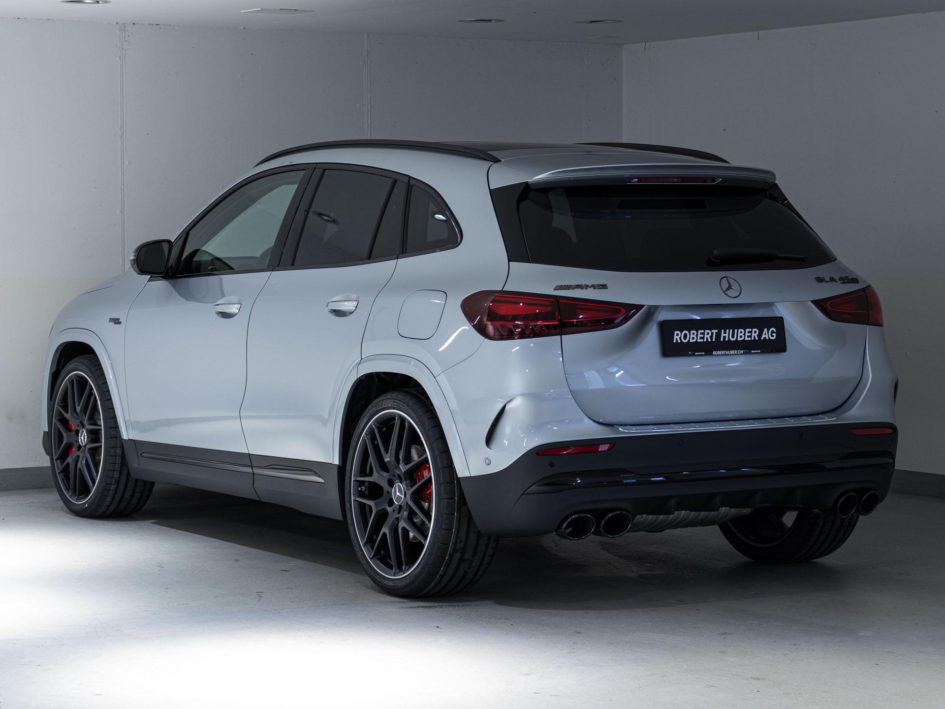 MERCEDES-BENZ GLA 45 S AMG 4MATIC+-image-3