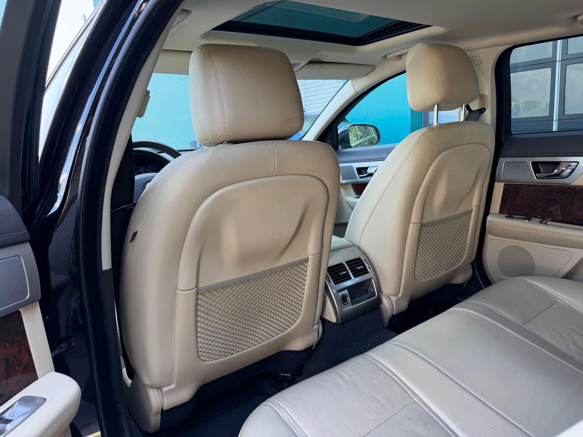 JAGUAR XF Sportbrake 2.2d Luxury-image-14