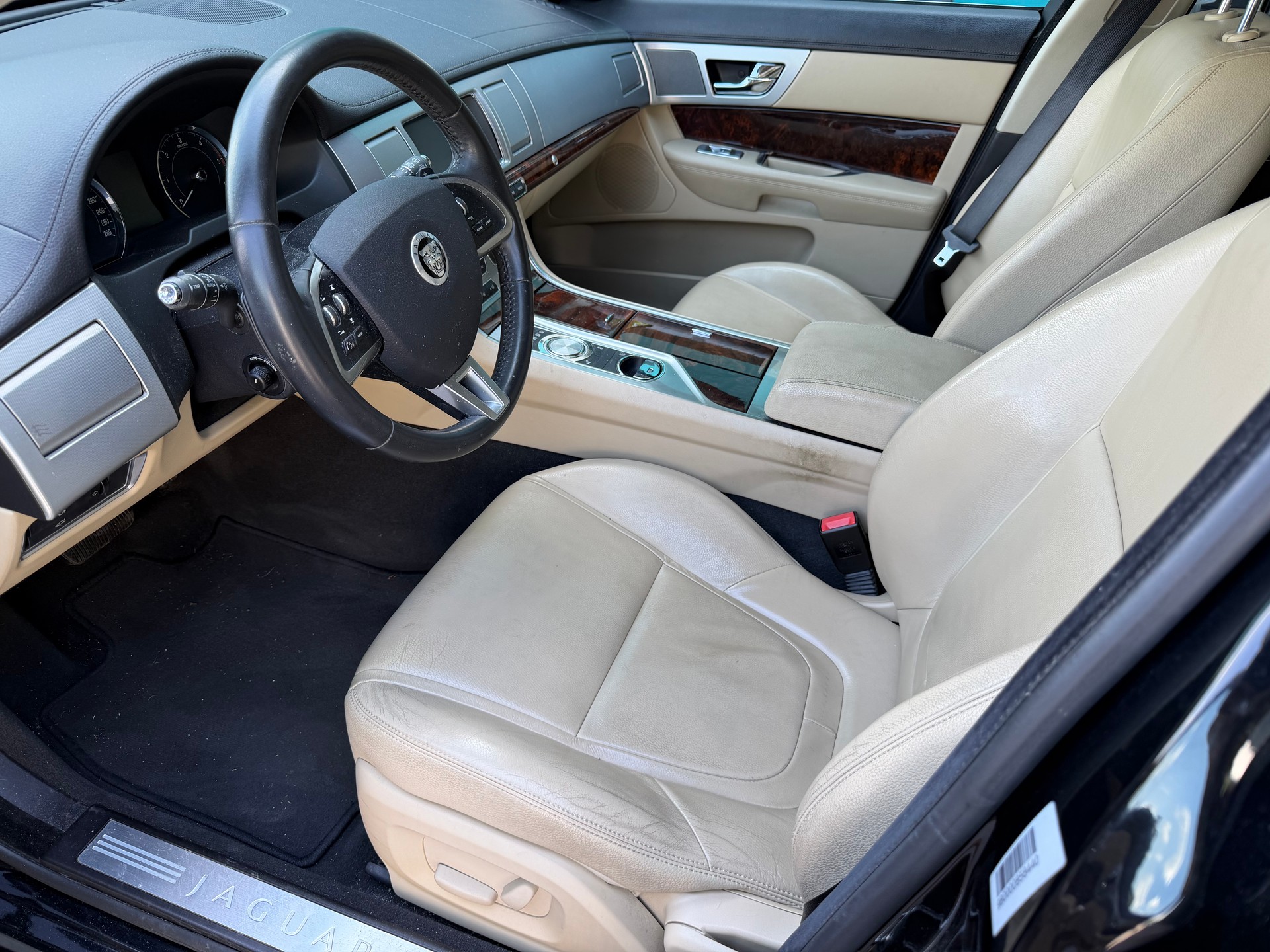 JAGUAR XF Sportbrake 2.2d Luxury-image-13