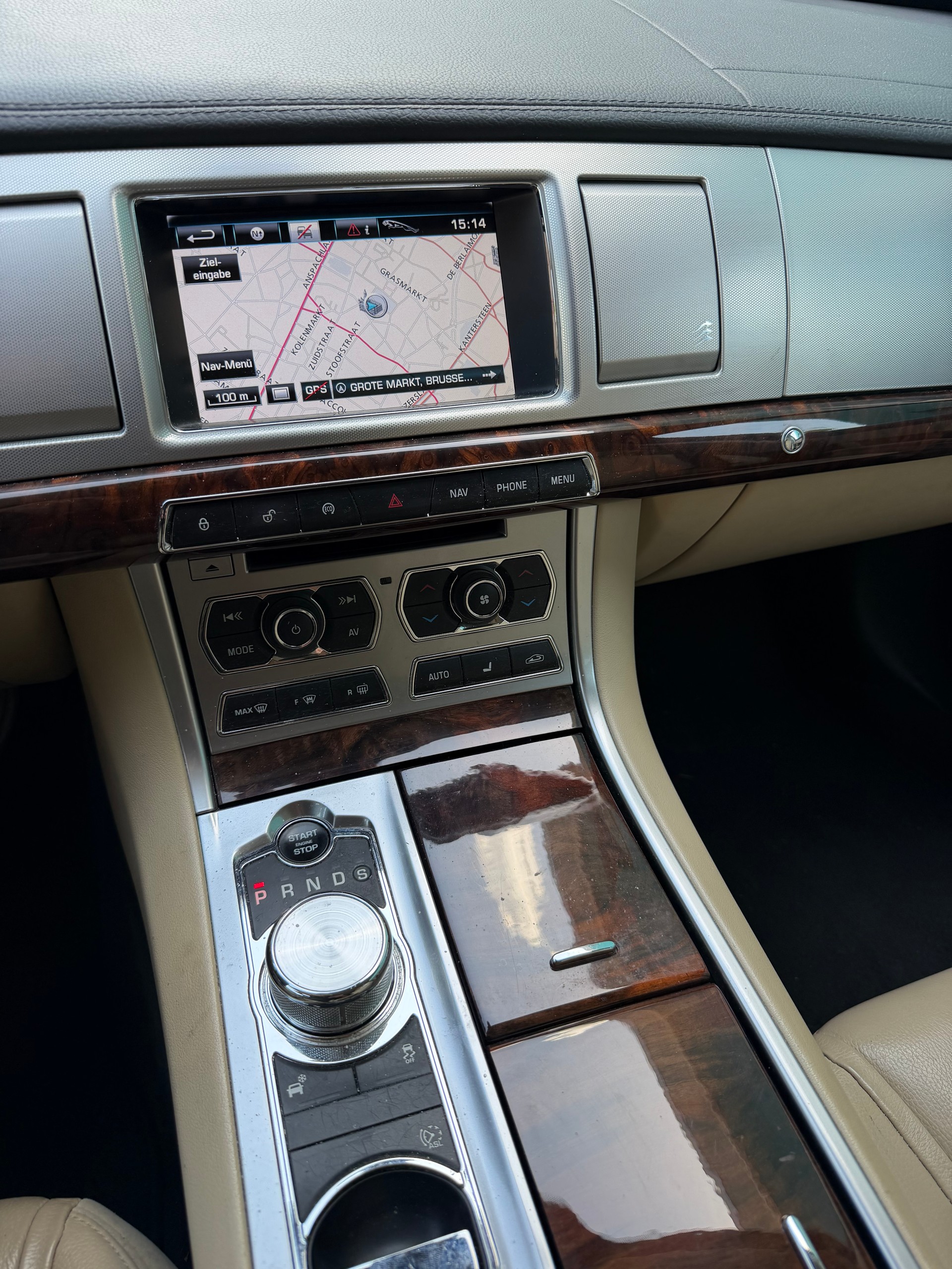 JAGUAR XF Sportbrake 2.2d Luxury-image-9