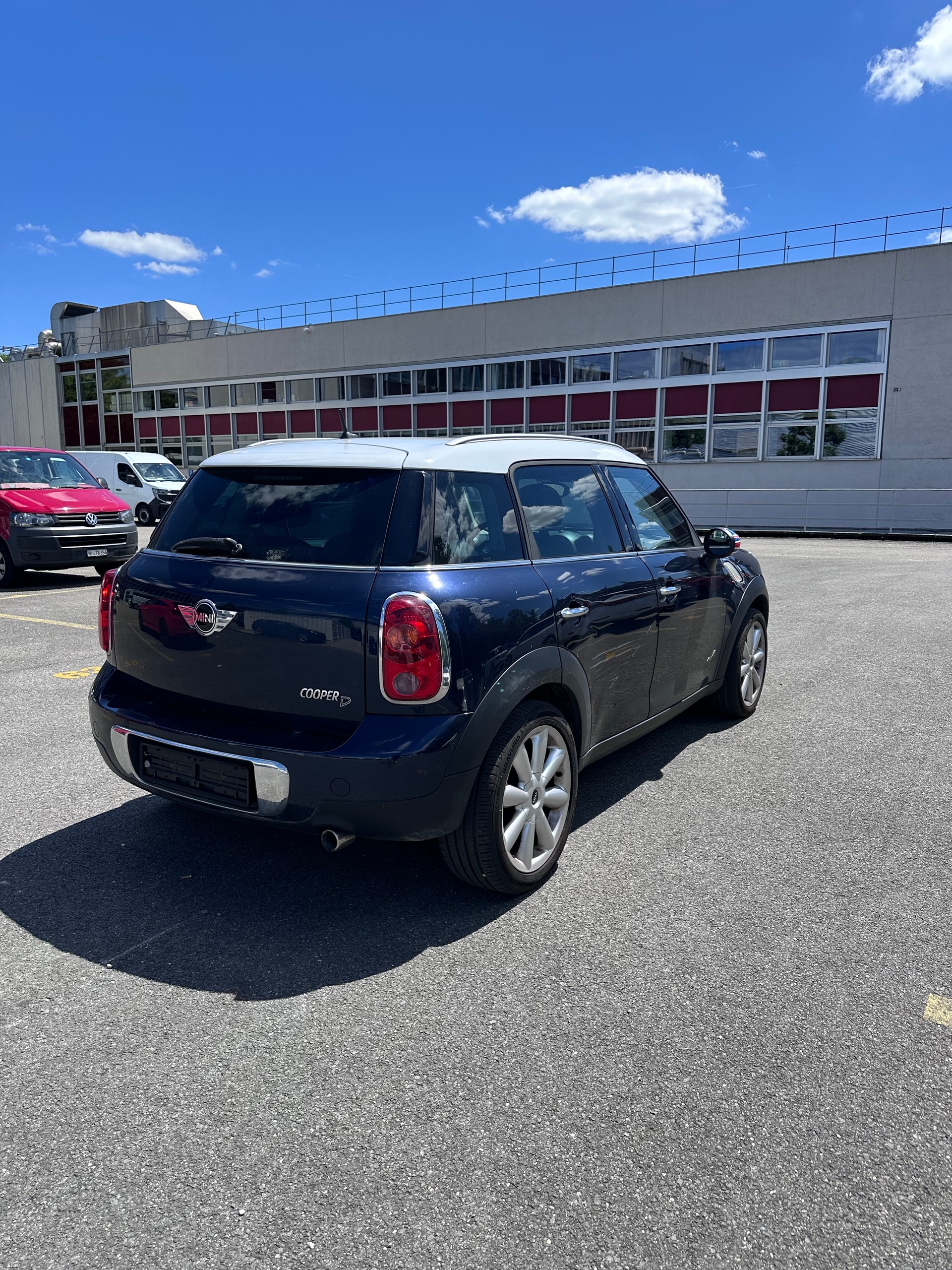 MINI Countryman Cooper D ALL4-image-2