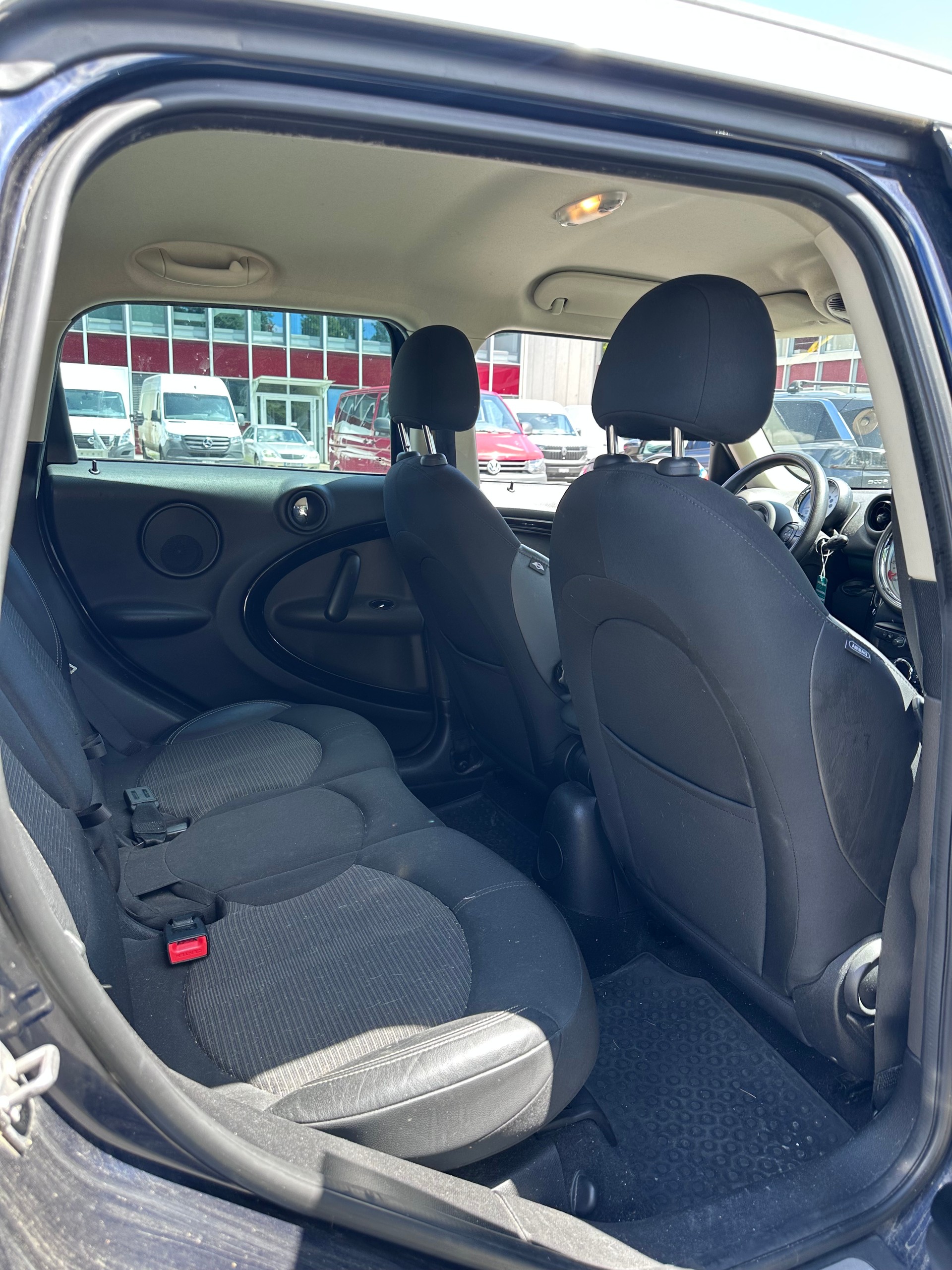MINI Countryman Cooper D ALL4-image-5
