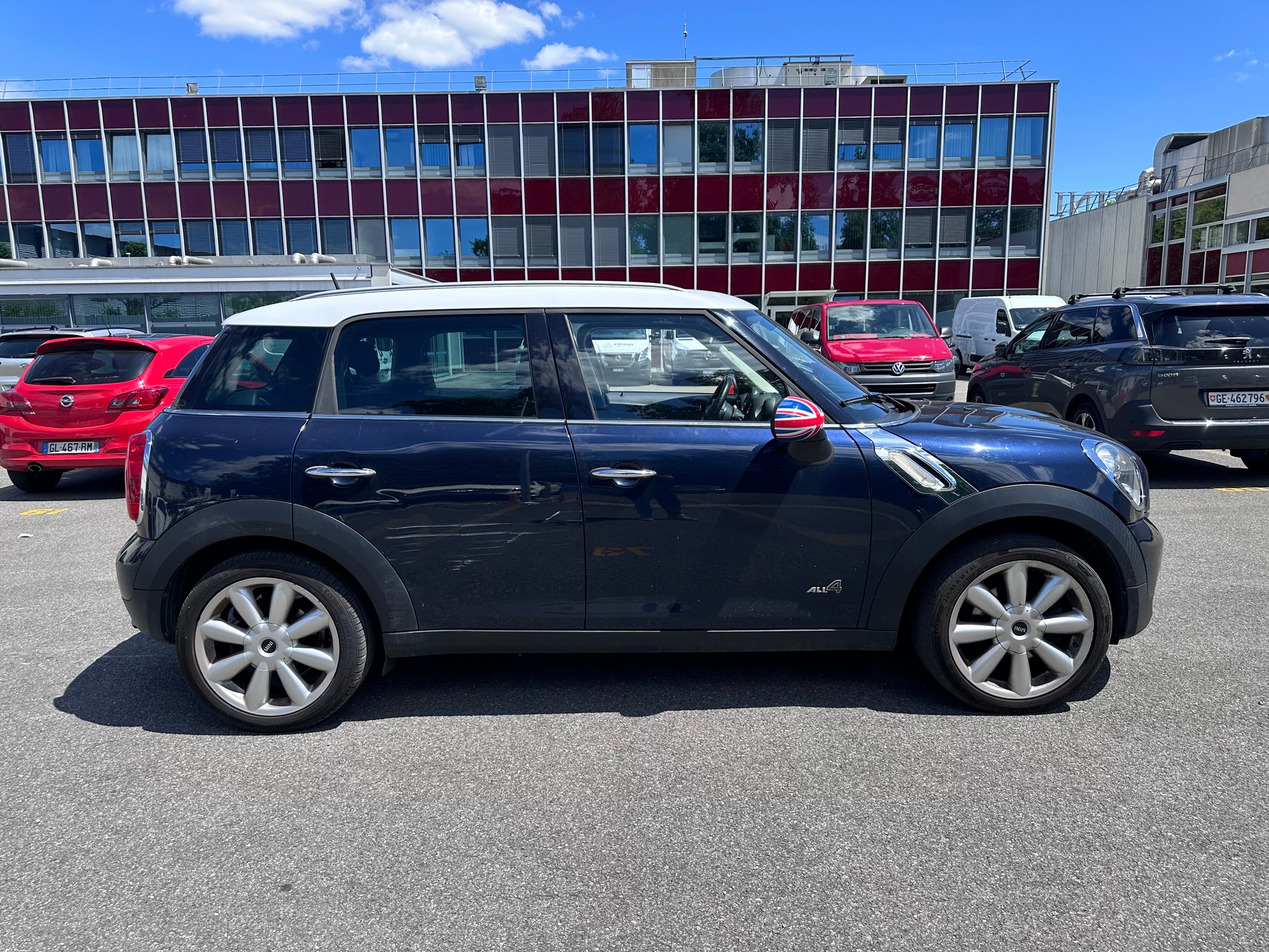 MINI Countryman Cooper D ALL4-image-3