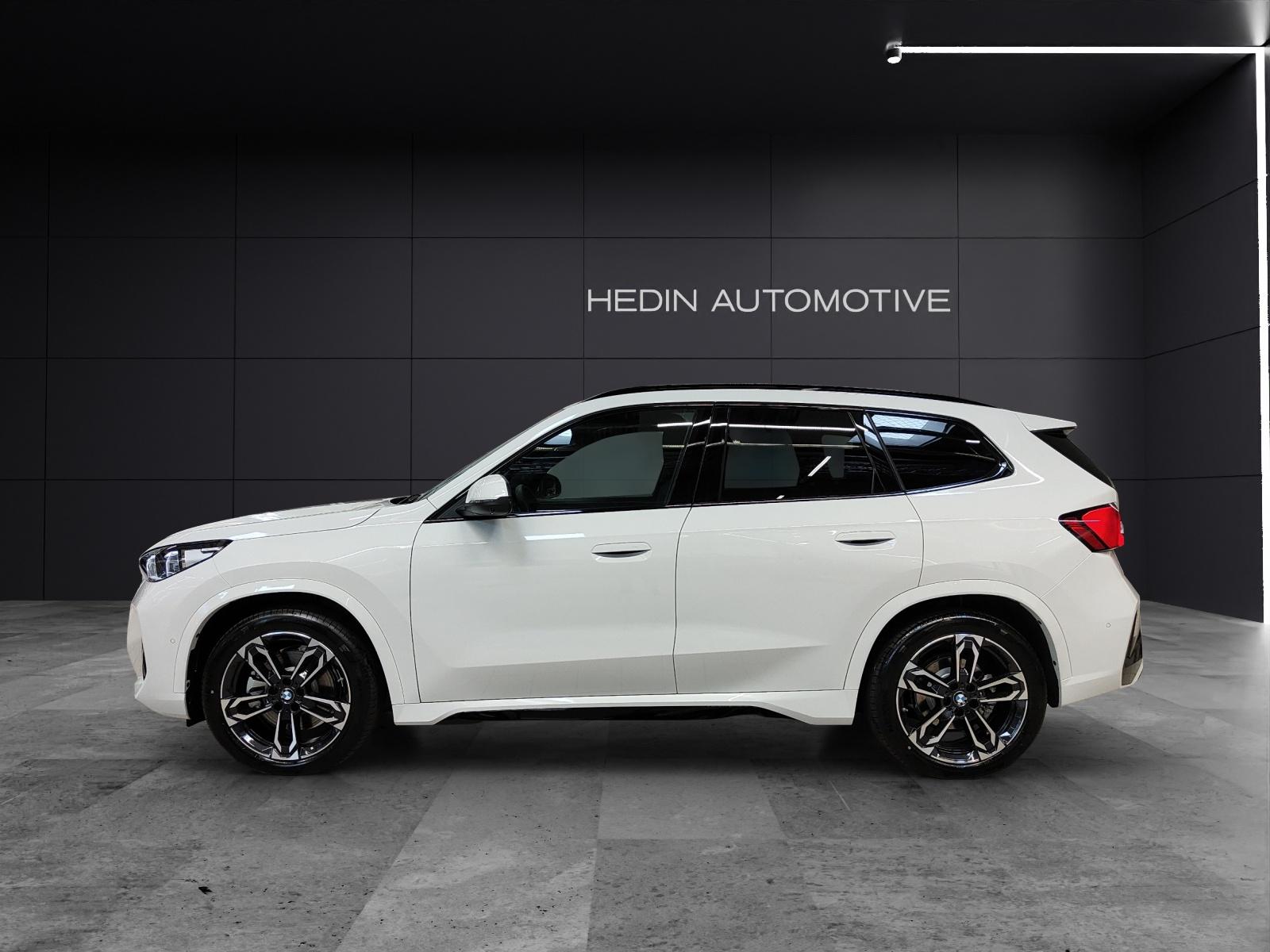 BMW iX1 30 xDrive-image-1