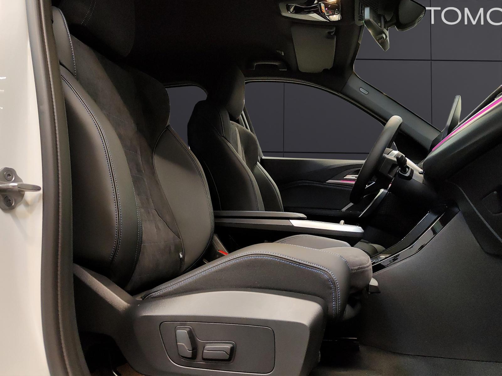 BMW iX1 30 xDrive-image-18