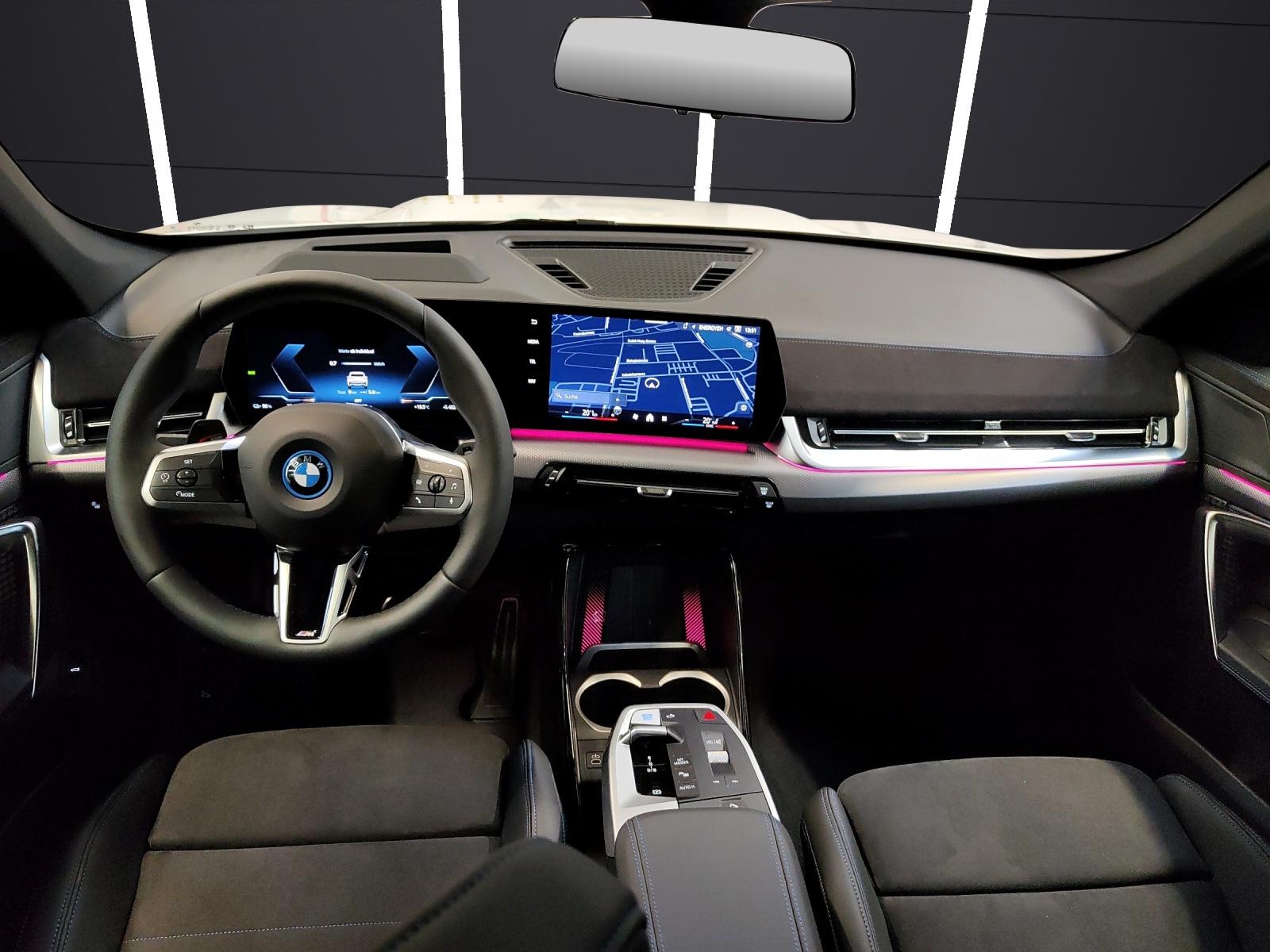 BMW iX1 30 xDrive-image-17