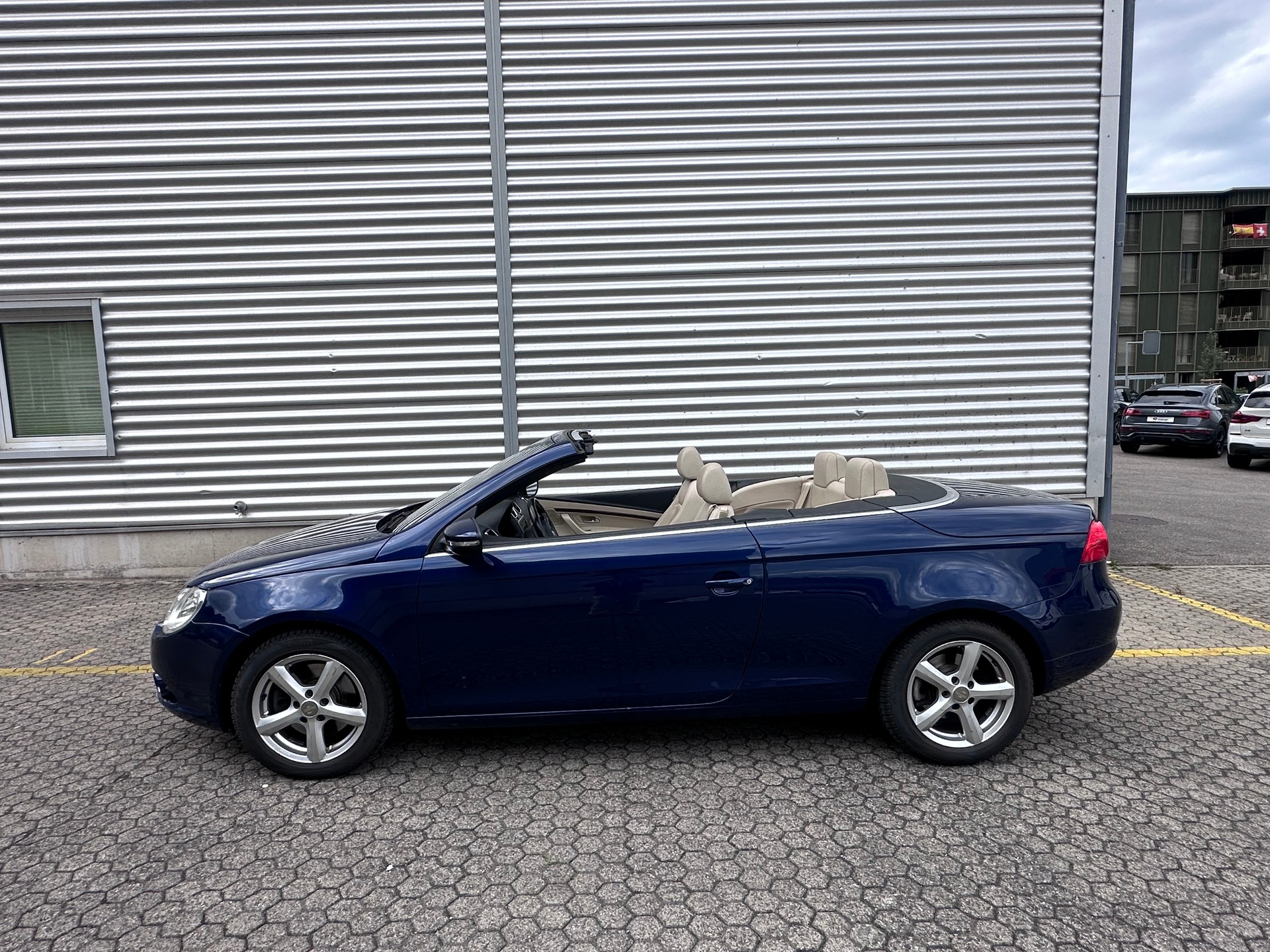 VW Eos 2.0 FSI Turbo White Night DSG-image-3