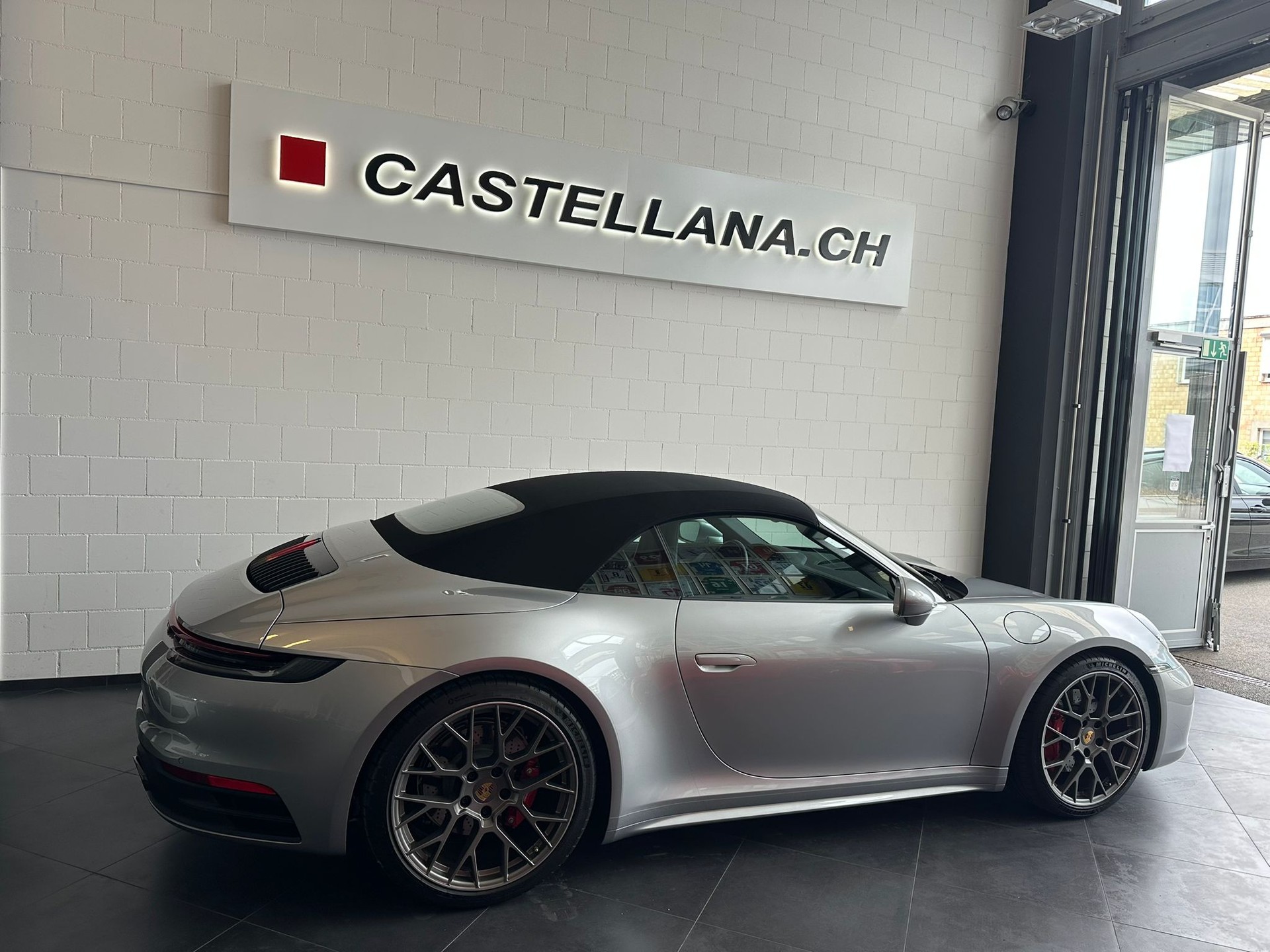 PORSCHE 911 Carrera S Cabriolet-image-5