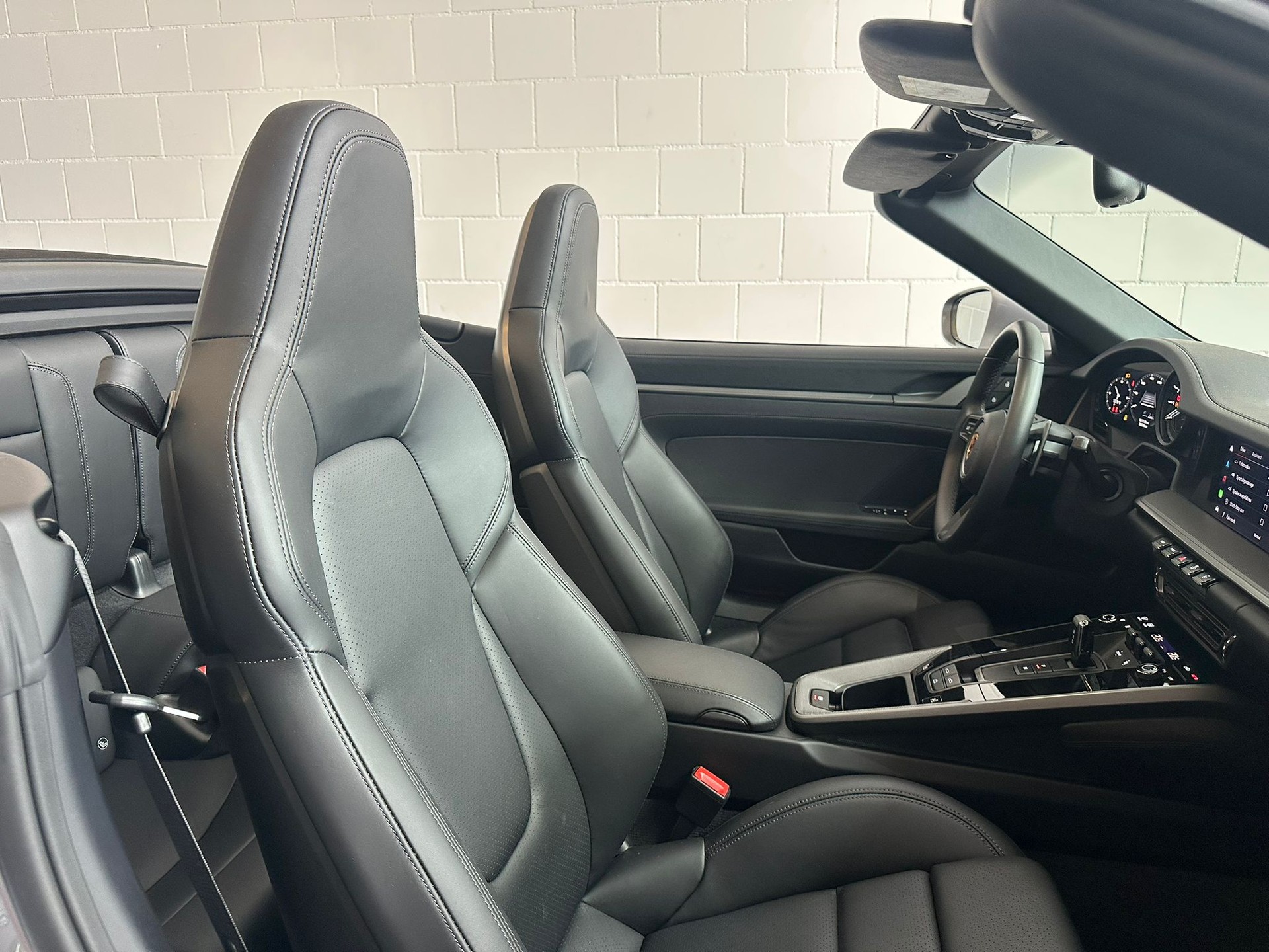 PORSCHE 911 Carrera S Cabriolet-image-17