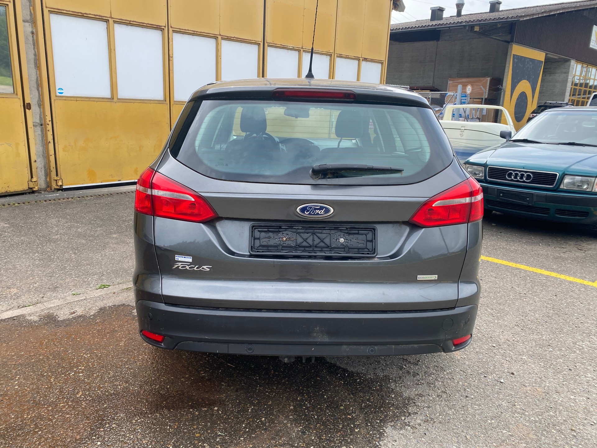 FORD Focus 1.0 SCTi Sync Edition Automatic-image-2