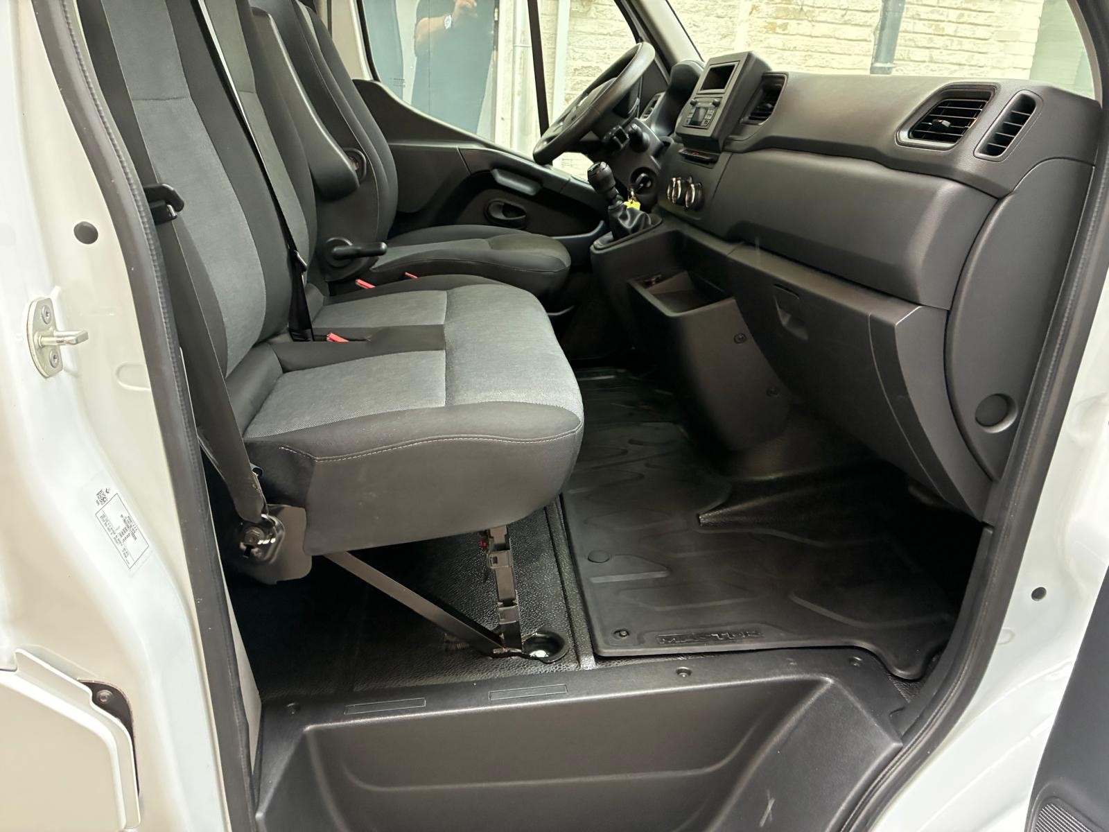 RENAULT Master P35 2.3 Blue dCi 145 L2H1 DB / RJ-image-12
