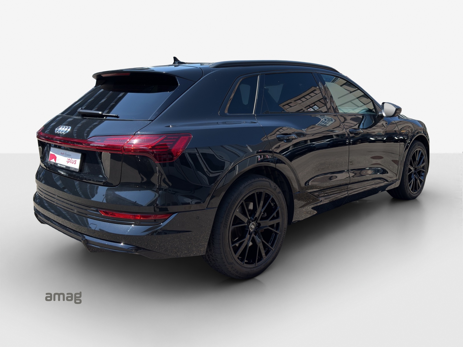 AUDI e-tron 55 S Line Black Edition quattro-image-5