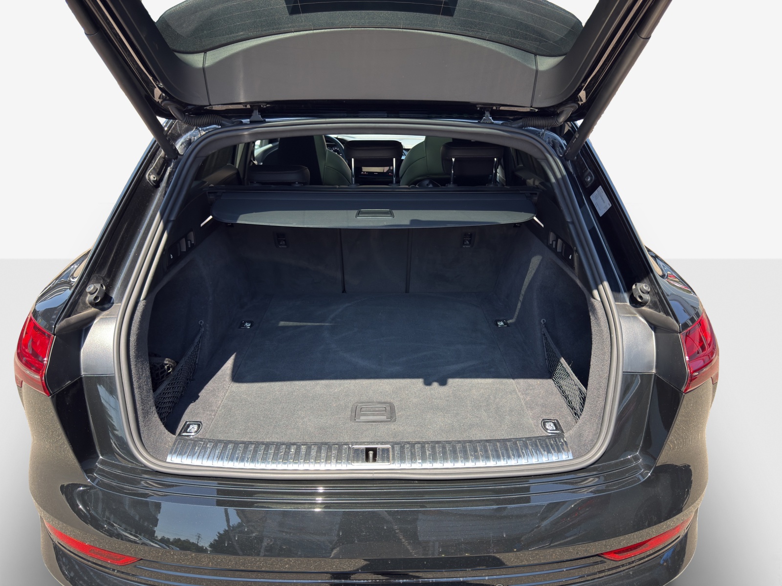 AUDI e-tron 55 S Line Black Edition quattro-image-13