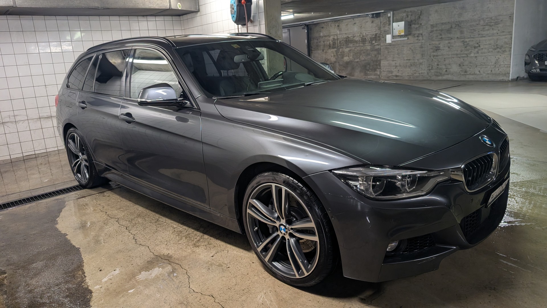 BMW 340i xDrive-image-3
