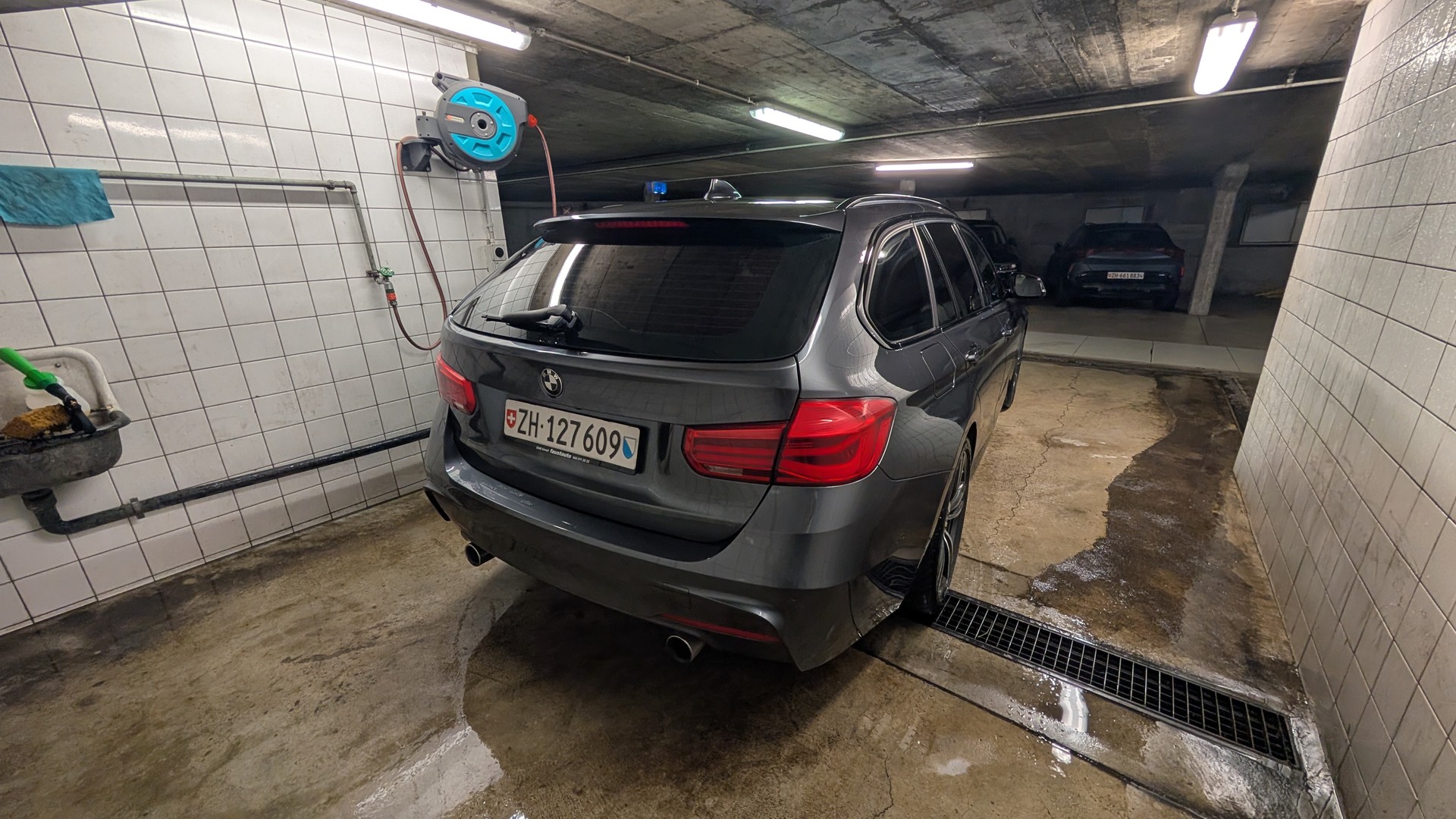 BMW 340i xDrive-image-2
