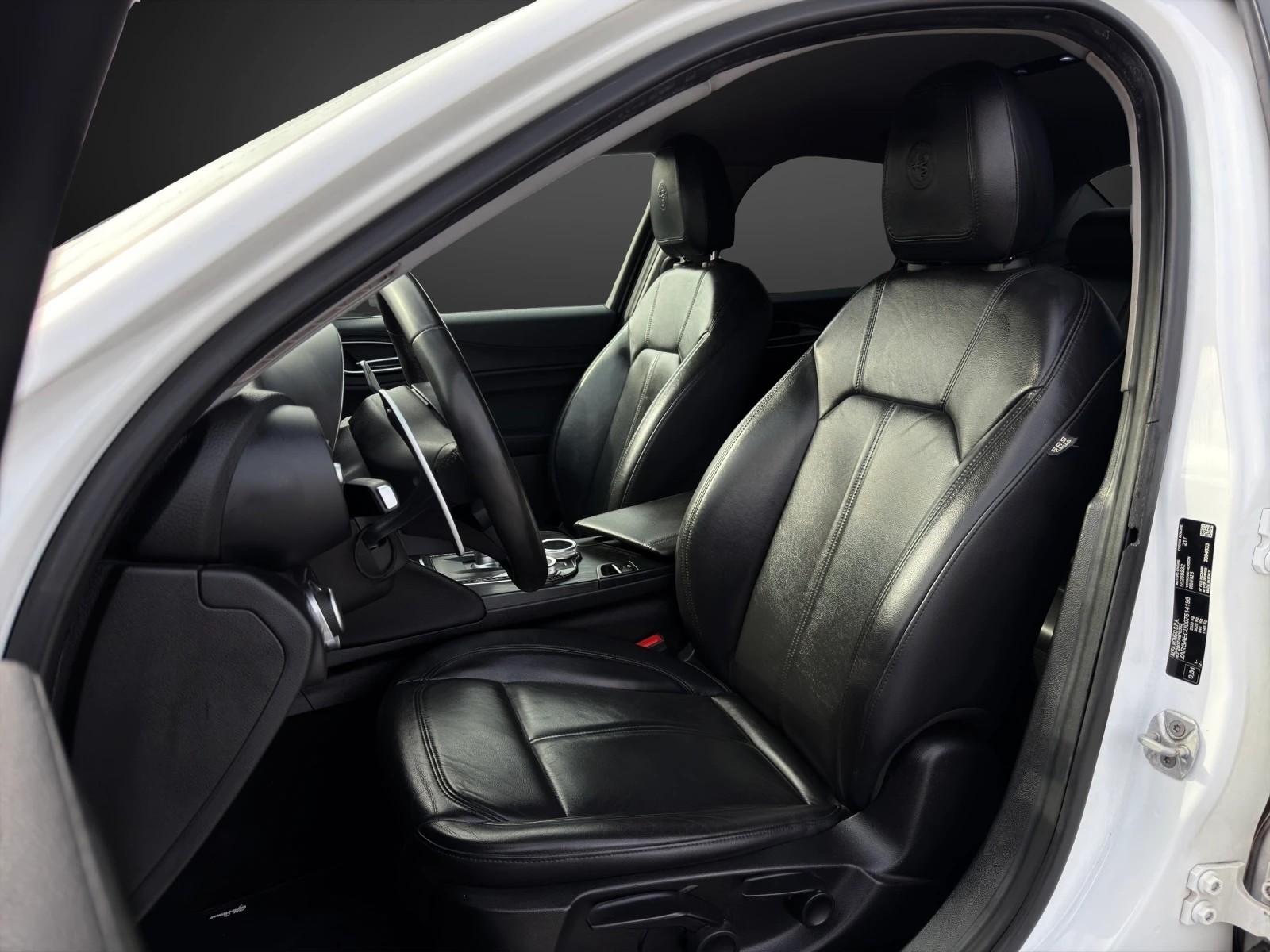 ALFA ROMEO Giulia 2.2 JTDM Super Automatic-image-6