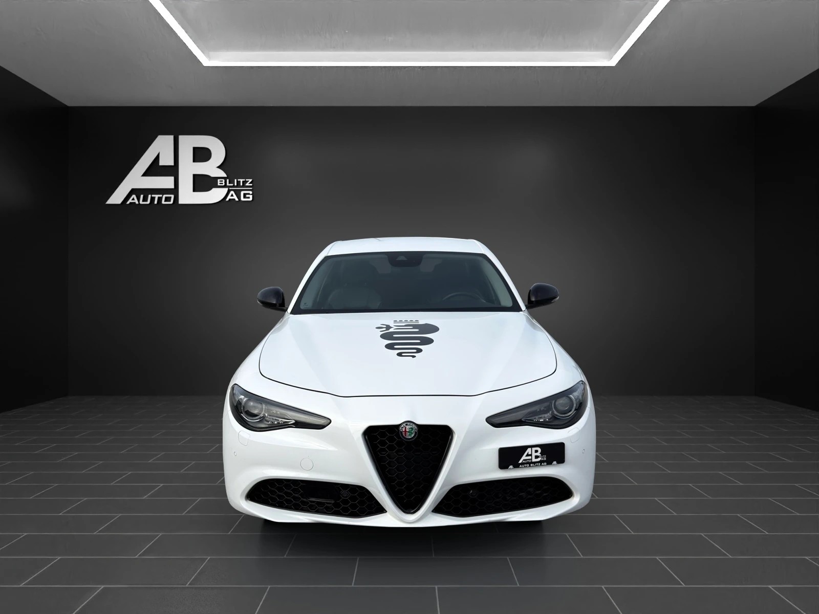 ALFA ROMEO Giulia 2.2 JTDM Super Automatic-image-0