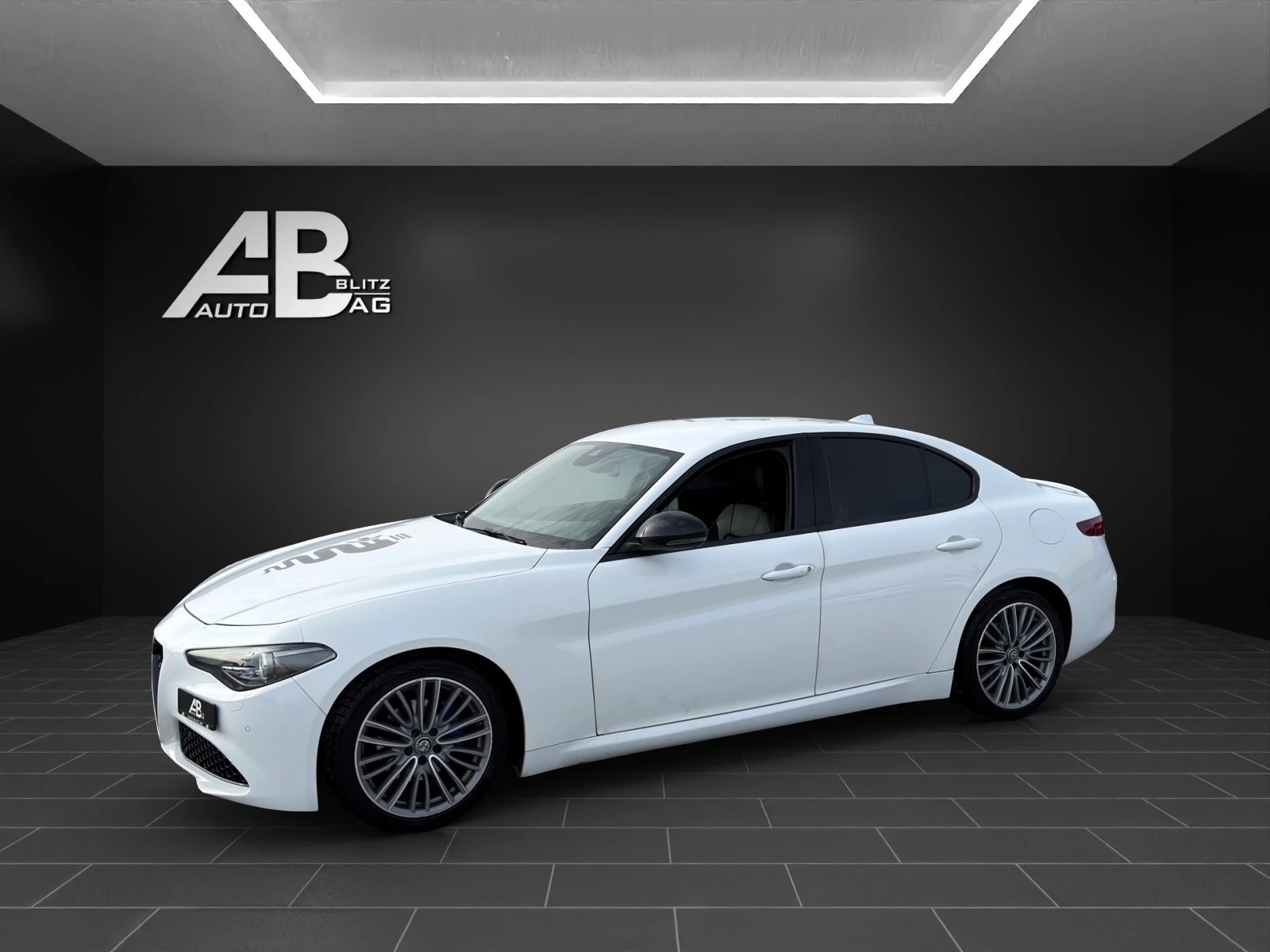 ALFA ROMEO Giulia 2.2 JTDM Super Automatic-image-1