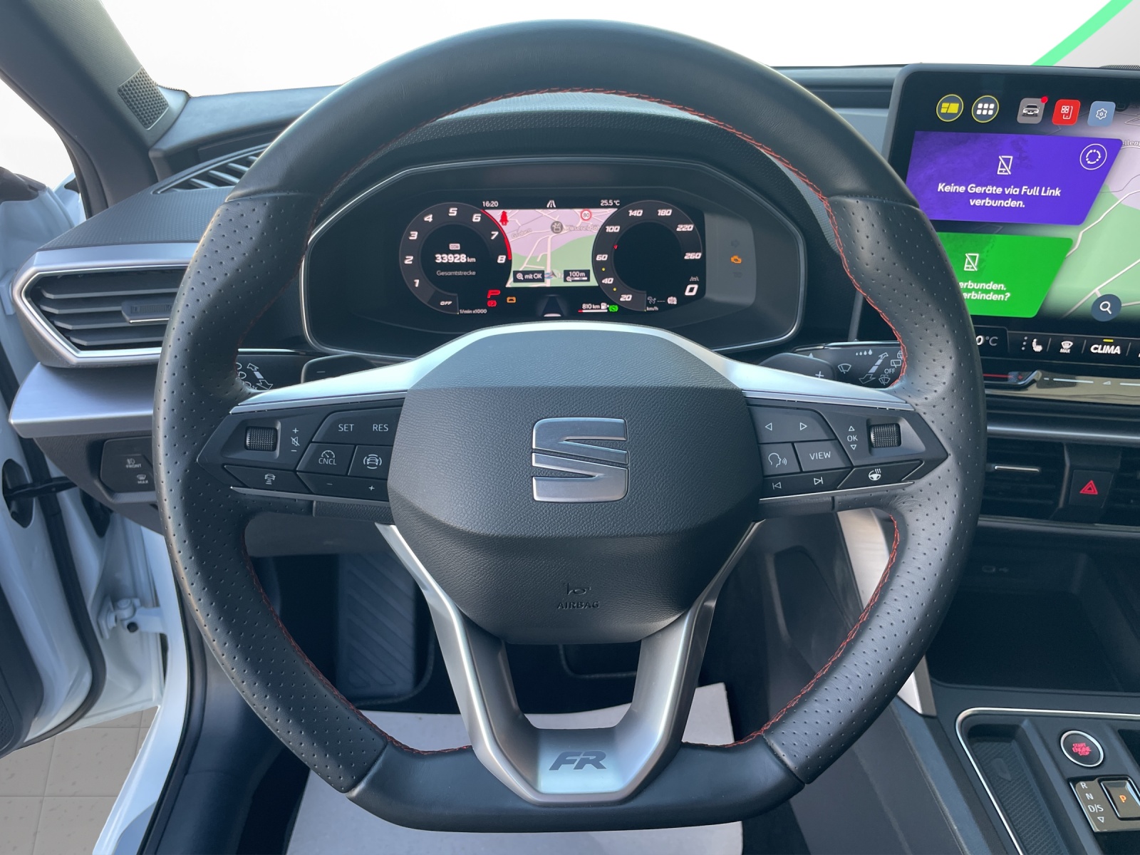 SEAT Leon 1.5 eTSI mHEV DSG FR-image-7