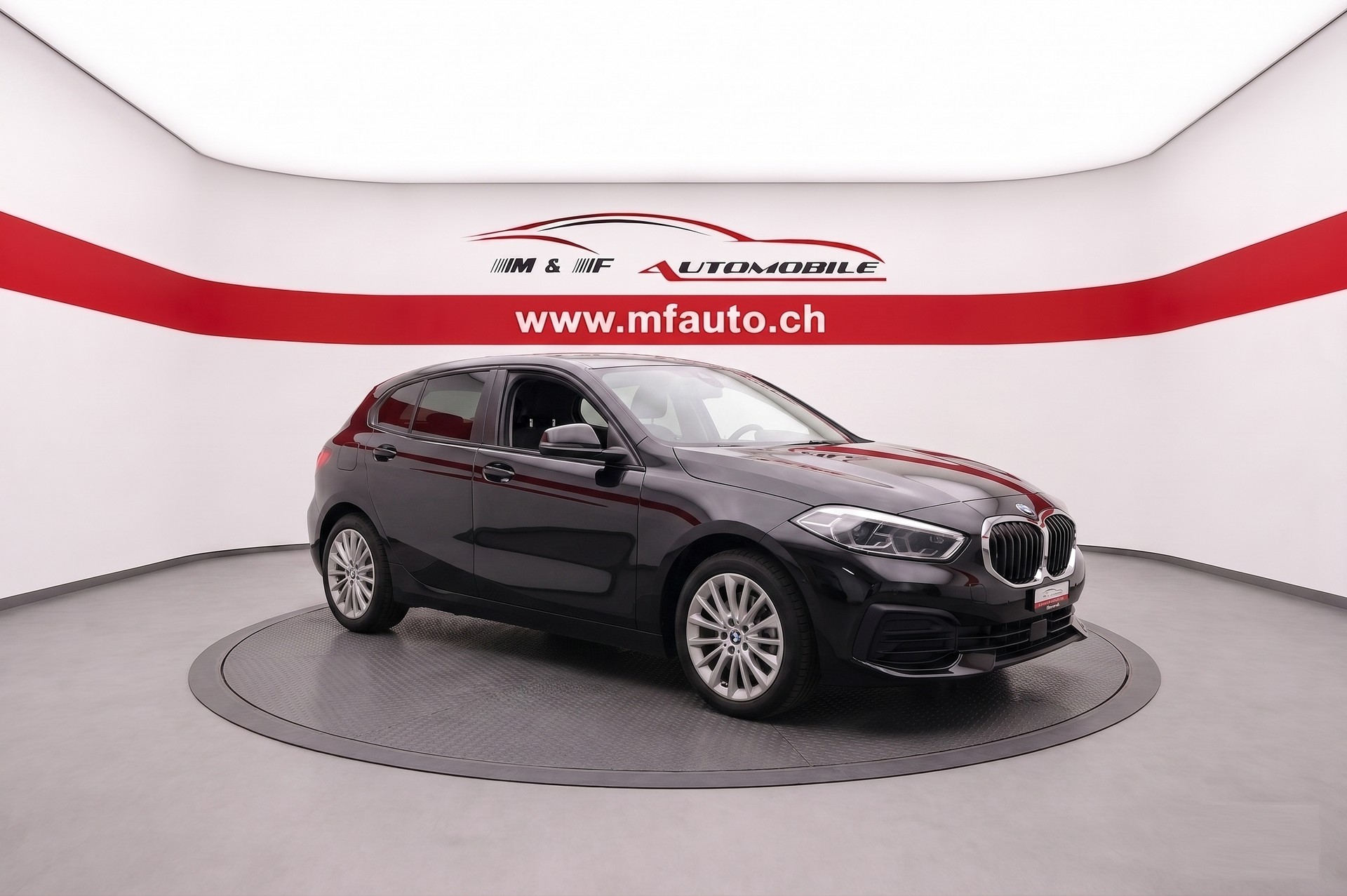BMW 118i CH FAHRZEUG-image-1