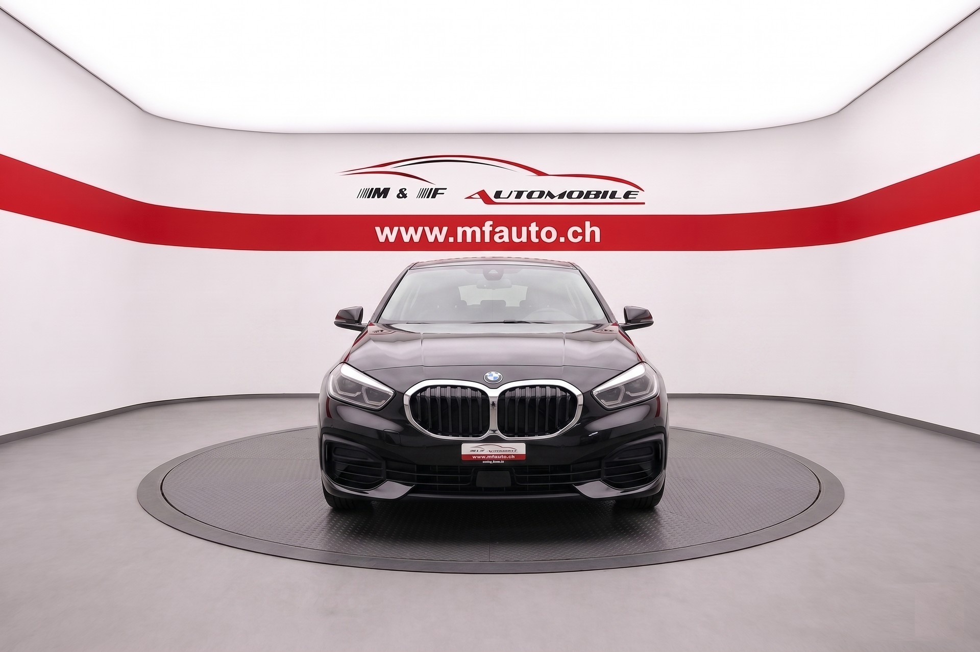 BMW 118i CH FAHRZEUG-image-2