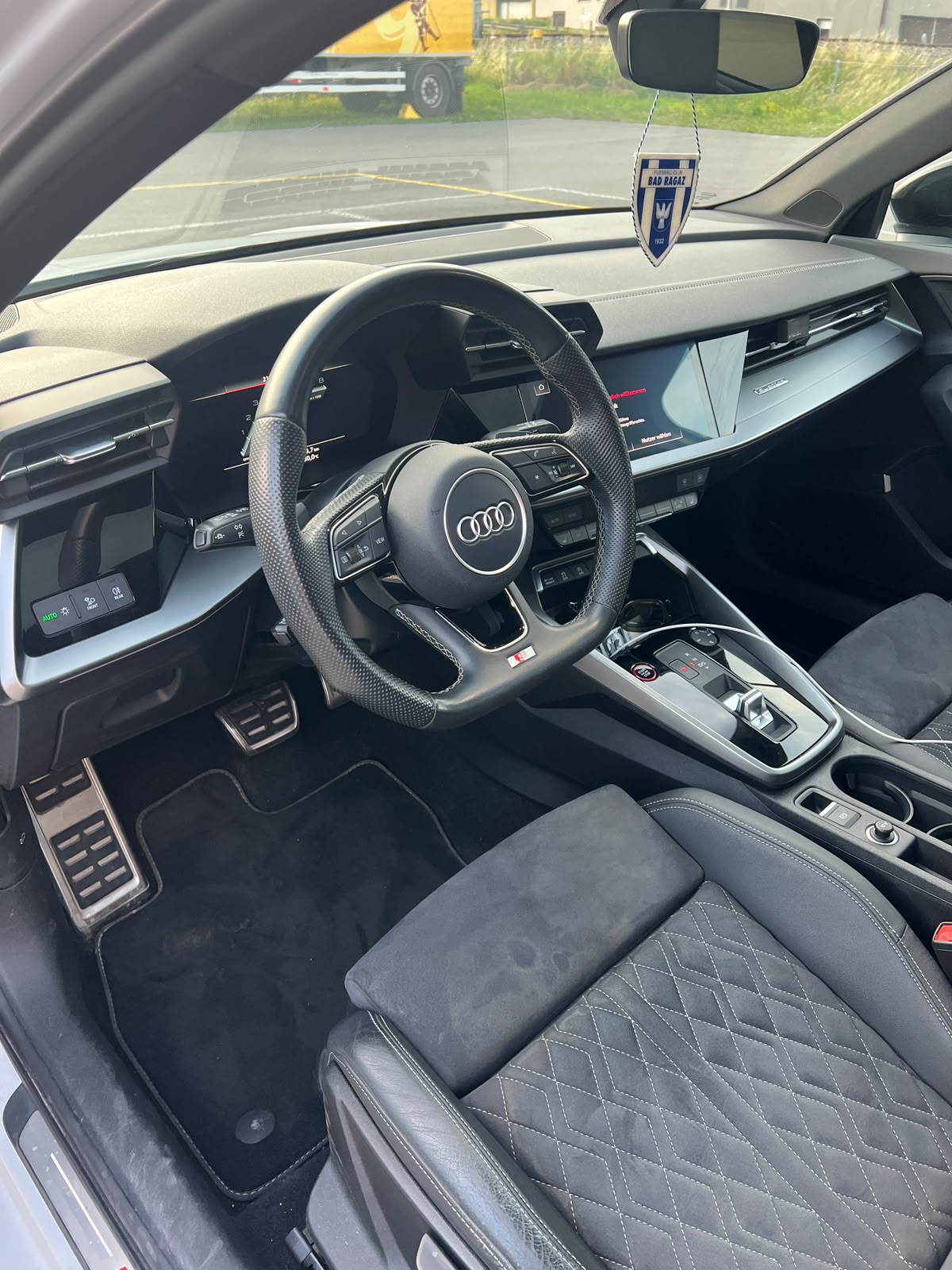 AUDI 2.0 TFSI quattro S-Tronic-image-4