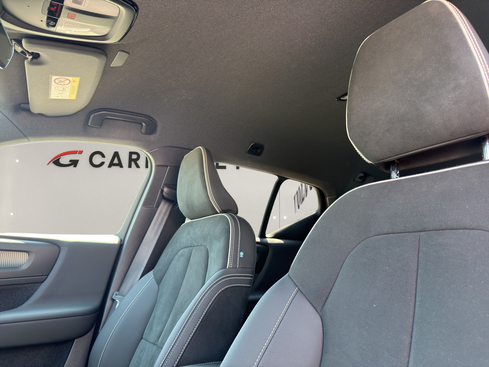 VOLVO XC40 2.0 B3 MH Plus Dark-image-11