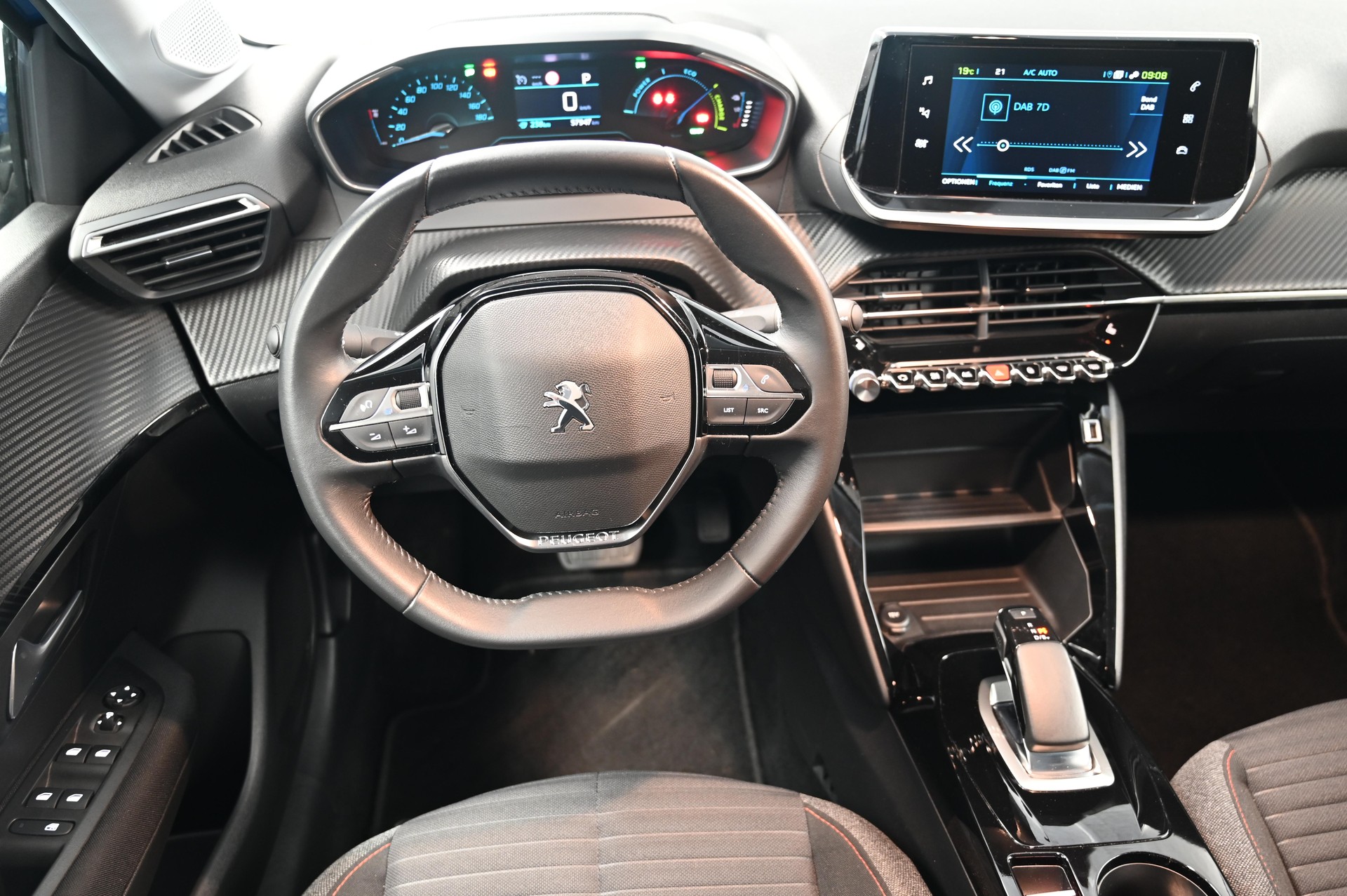 PEUGEOT 208 e-Active Pack-image-7