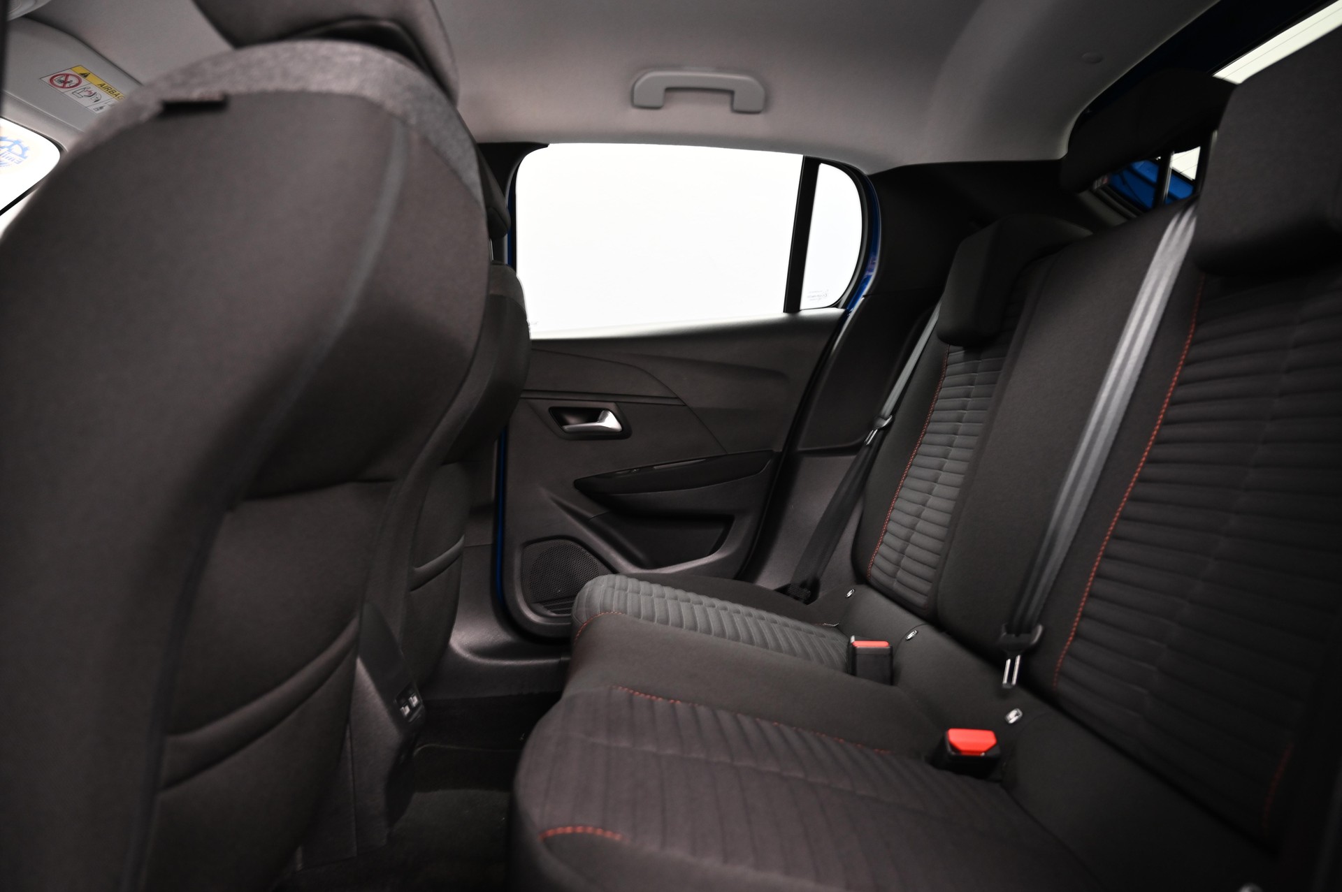 PEUGEOT 208 e-Active Pack-image-5