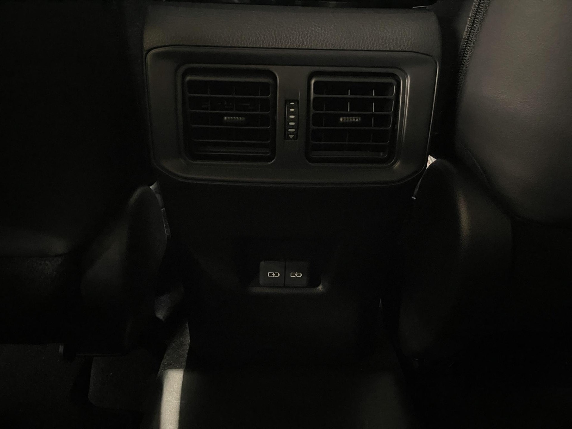 SUZUKI Across 2.5 PHEV Compact Top 4x4-image-12