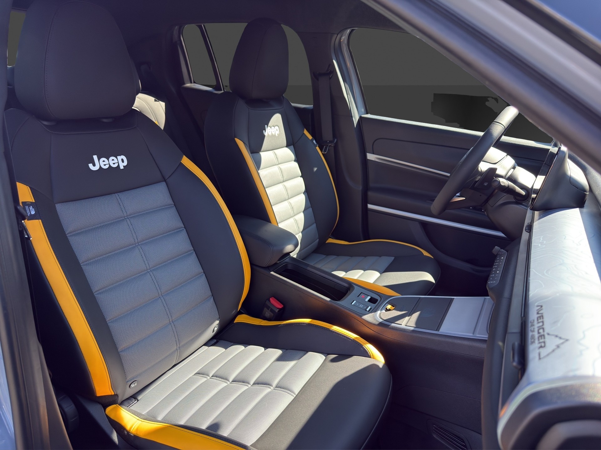 JEEP Avenger 1.2 Turbo MHEV The North Face Sky 4xe-image-13