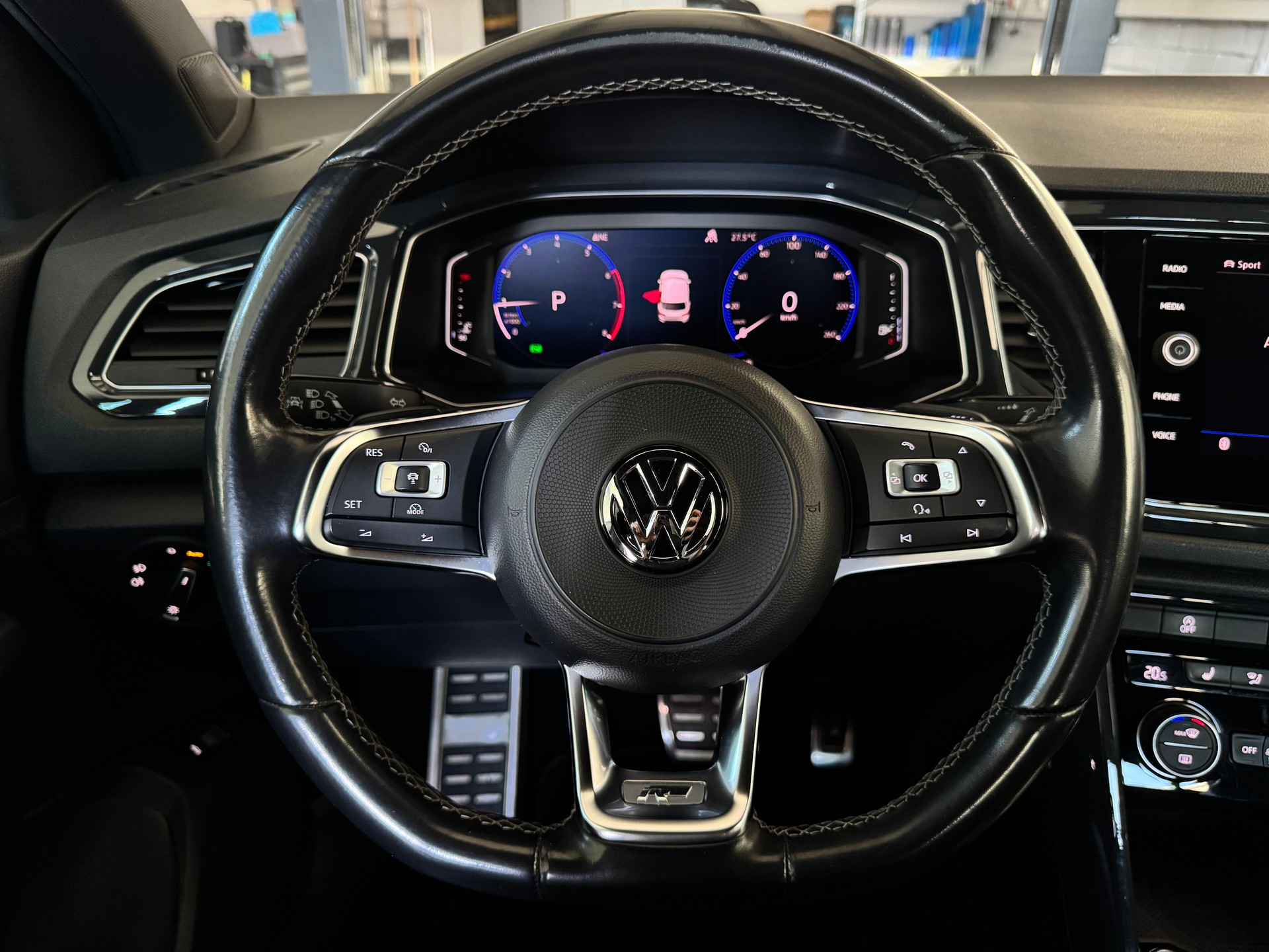 VW T-Roc 2.0 TSI Sport DSG 4Motion-image-8