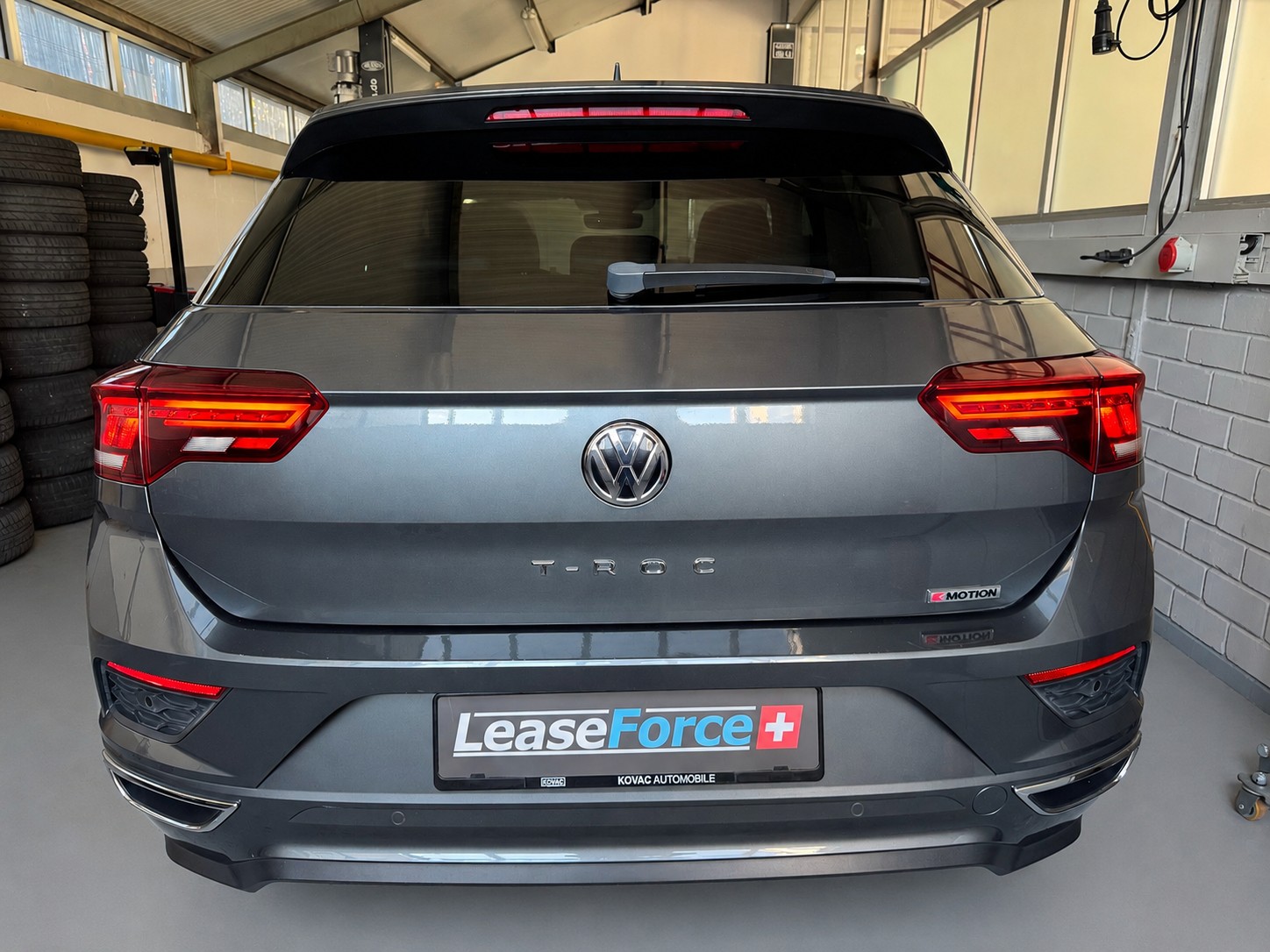VW T-Roc 2.0 TSI Sport DSG 4Motion-image-3